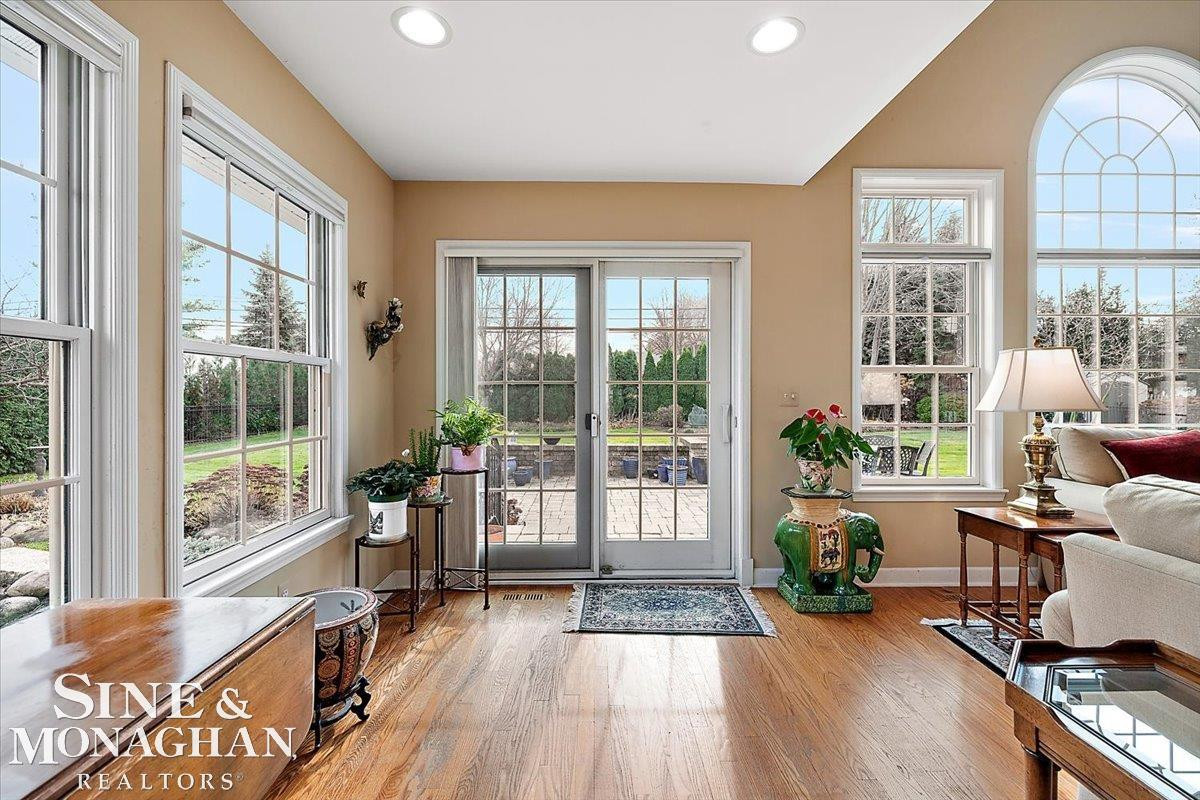 683 Lochmoor Boulevard, Grosse Pointe Woods, MI 48236 — Photo 23