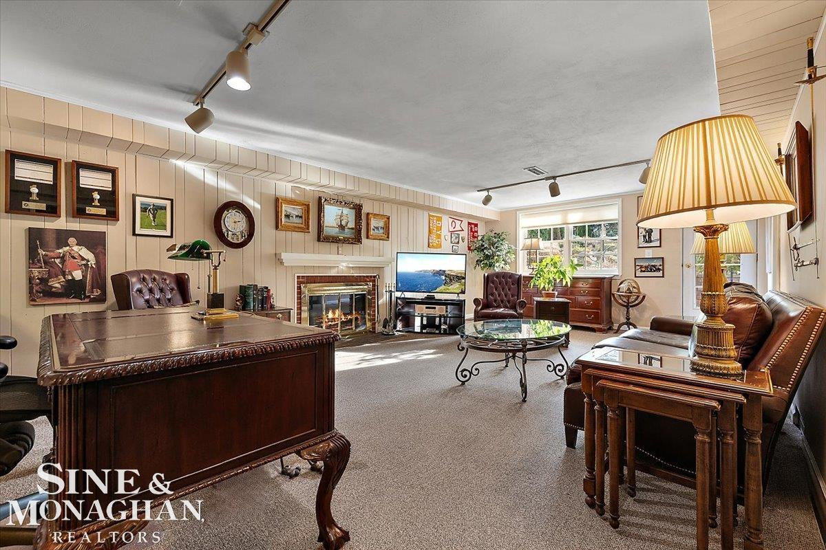 683 Lochmoor Boulevard, Grosse Pointe Woods, MI 48236 — Photo 38