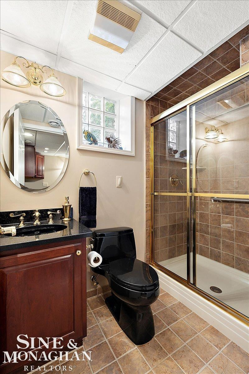 683 Lochmoor Boulevard, Grosse Pointe Woods, MI 48236 — Photo 48