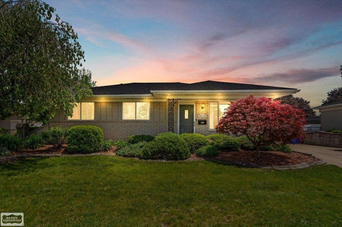 30232 Gloede Drive, Warren, MI 48088 — Photo 2