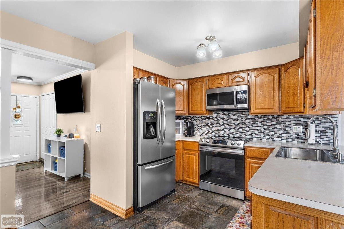 30232 Gloede Drive, Warren, MI 48088 — Photo 8