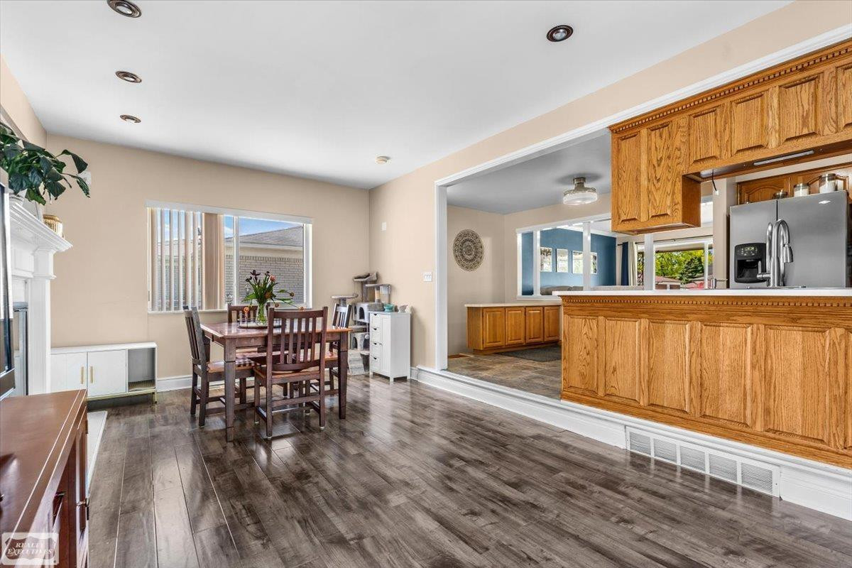 30232 Gloede Drive, Warren, MI 48088 — Photo 13