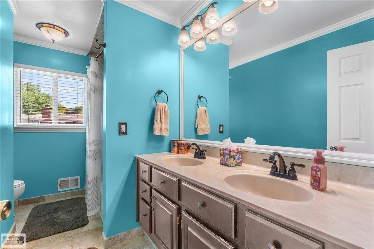 30232 Gloede Drive, Warren, MI 48088 — Photo 23