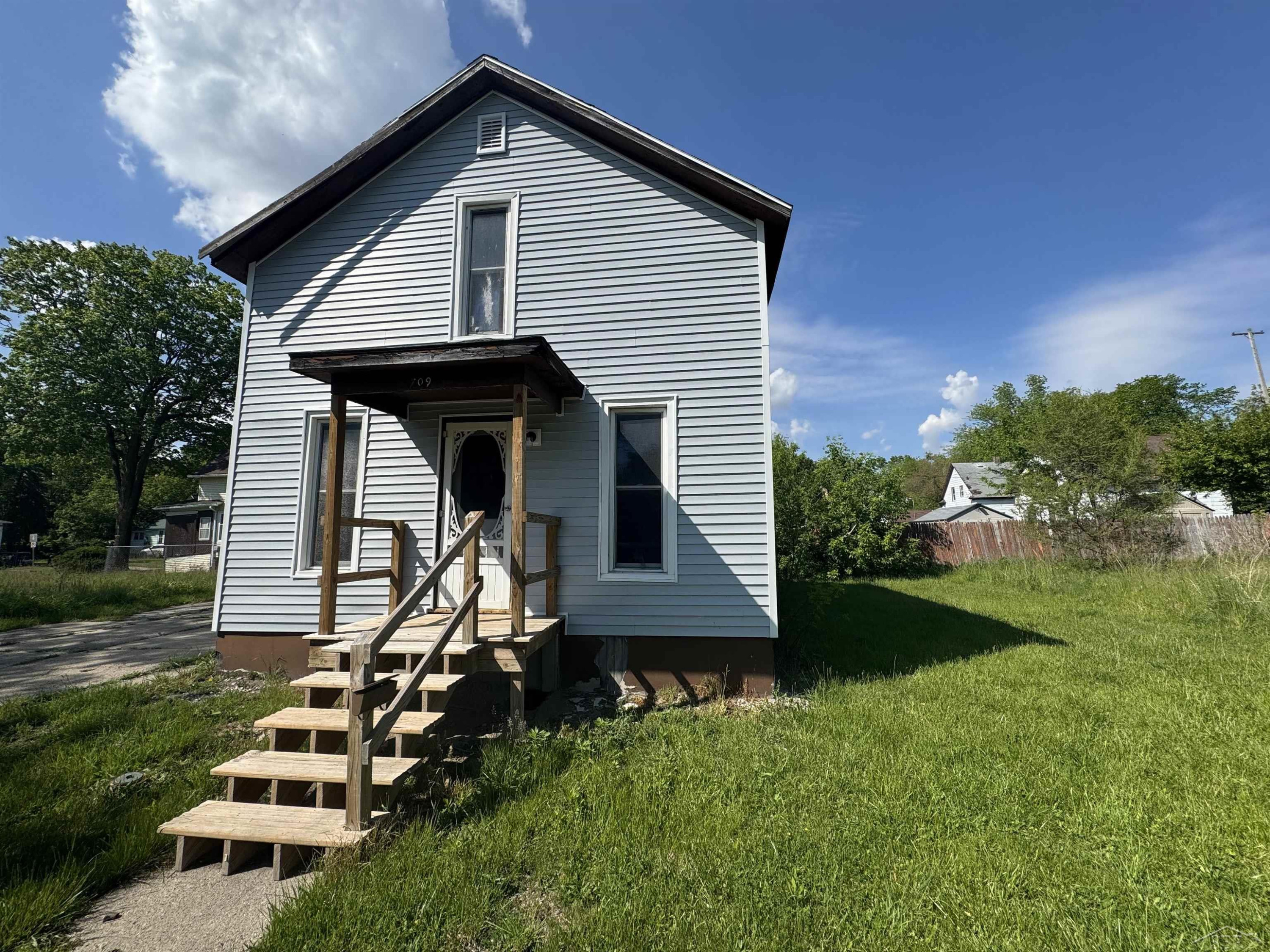 709 Atwater Street, Saginaw, MI 48601 — front exterior