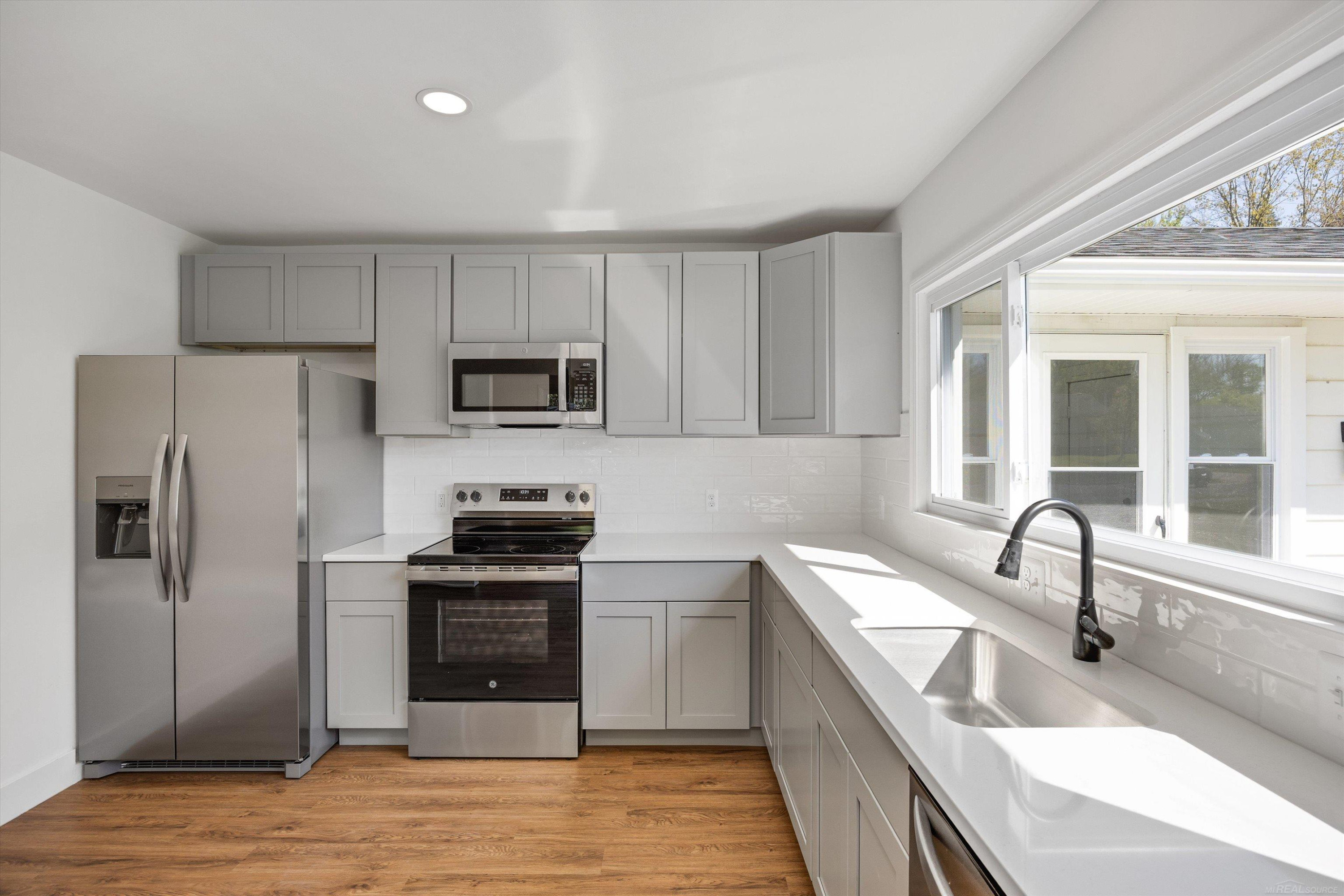 7553 Nichols Street, Utica, MI 48317 — Photo 9