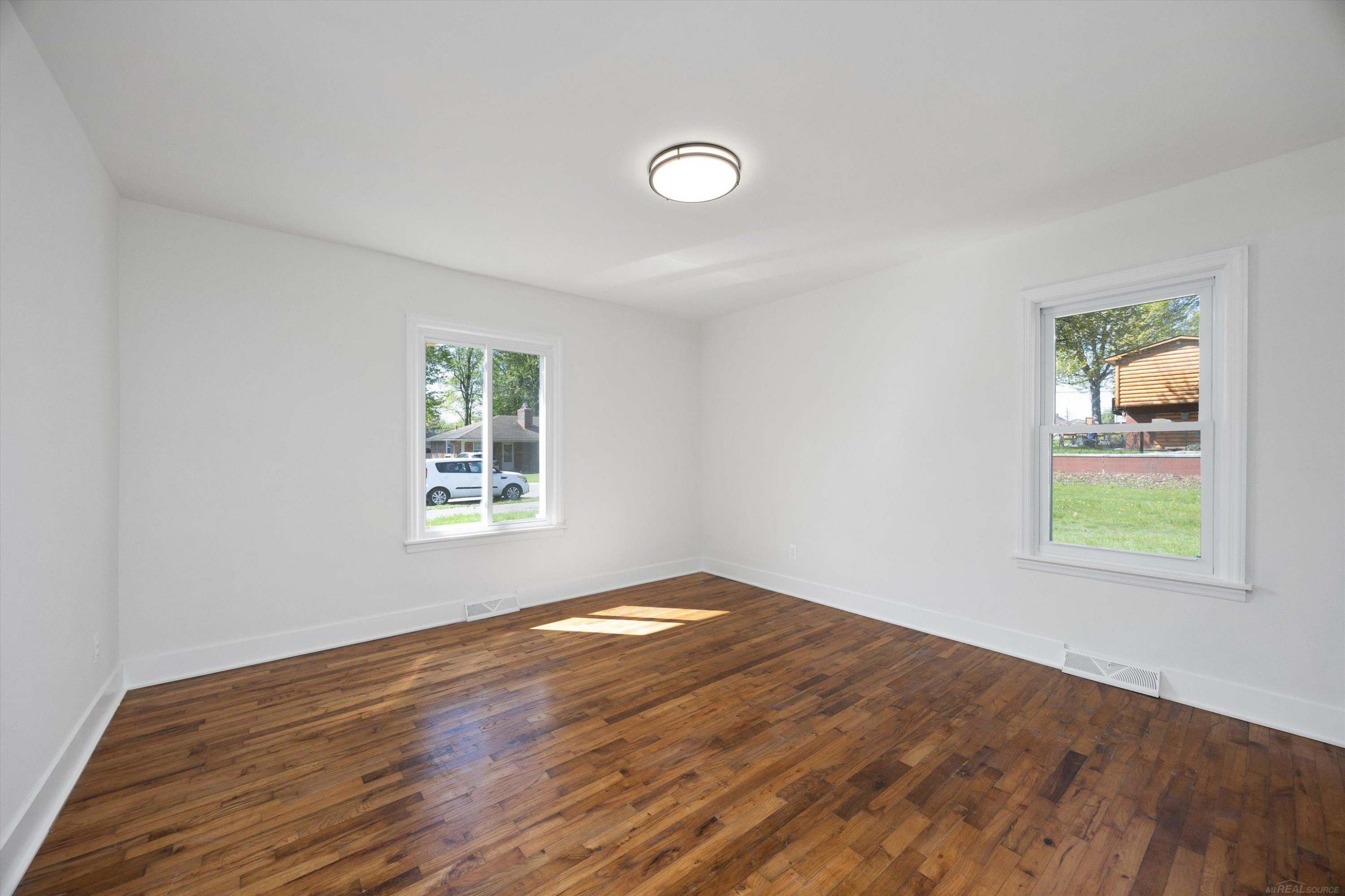 7553 Nichols Street, Utica, MI 48317 — Photo 12