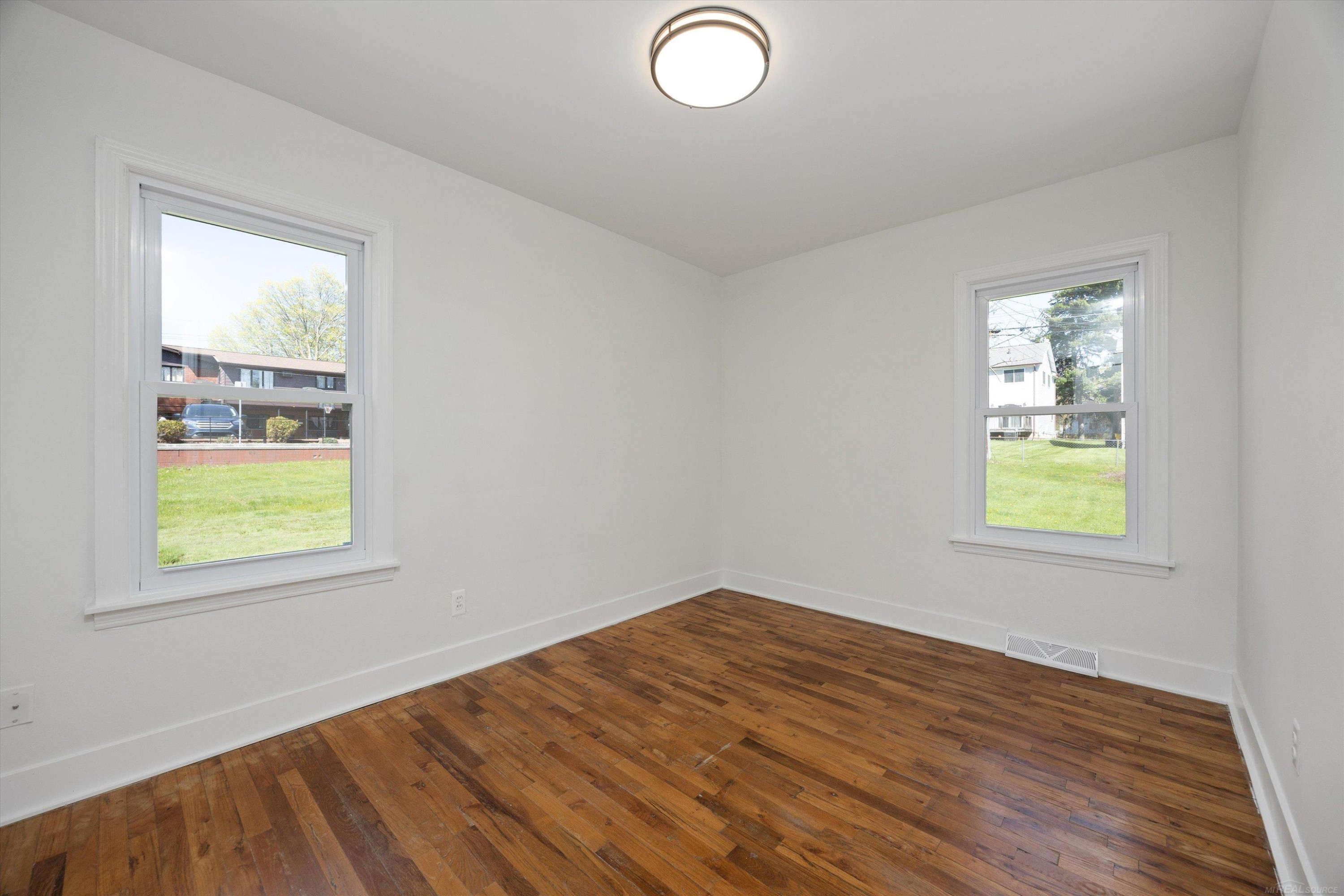 7553 Nichols Street, Utica, MI 48317 — Photo 15