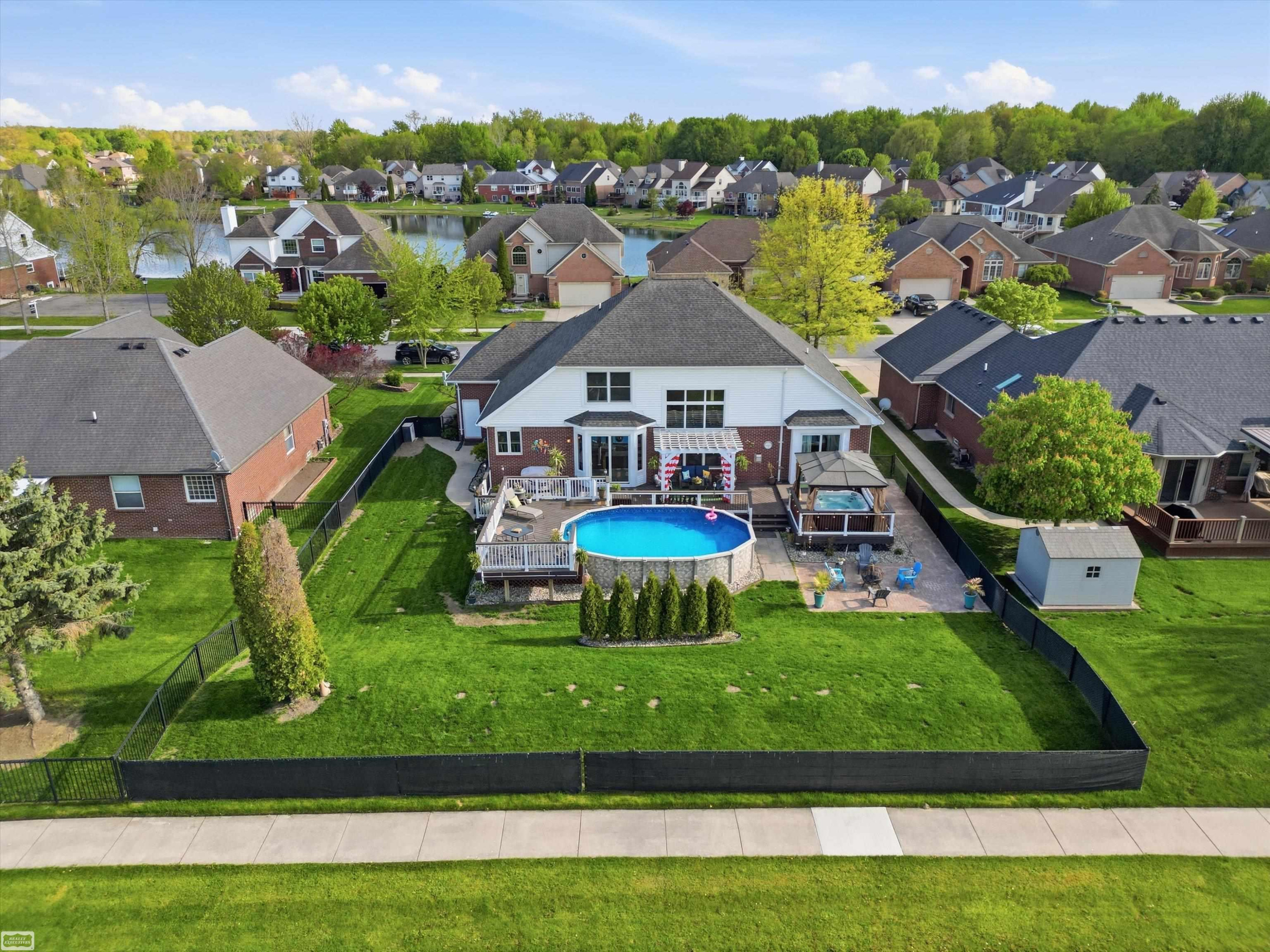 36531 N Pointe Drive, New Baltimore, MI 48047 — Photo 5