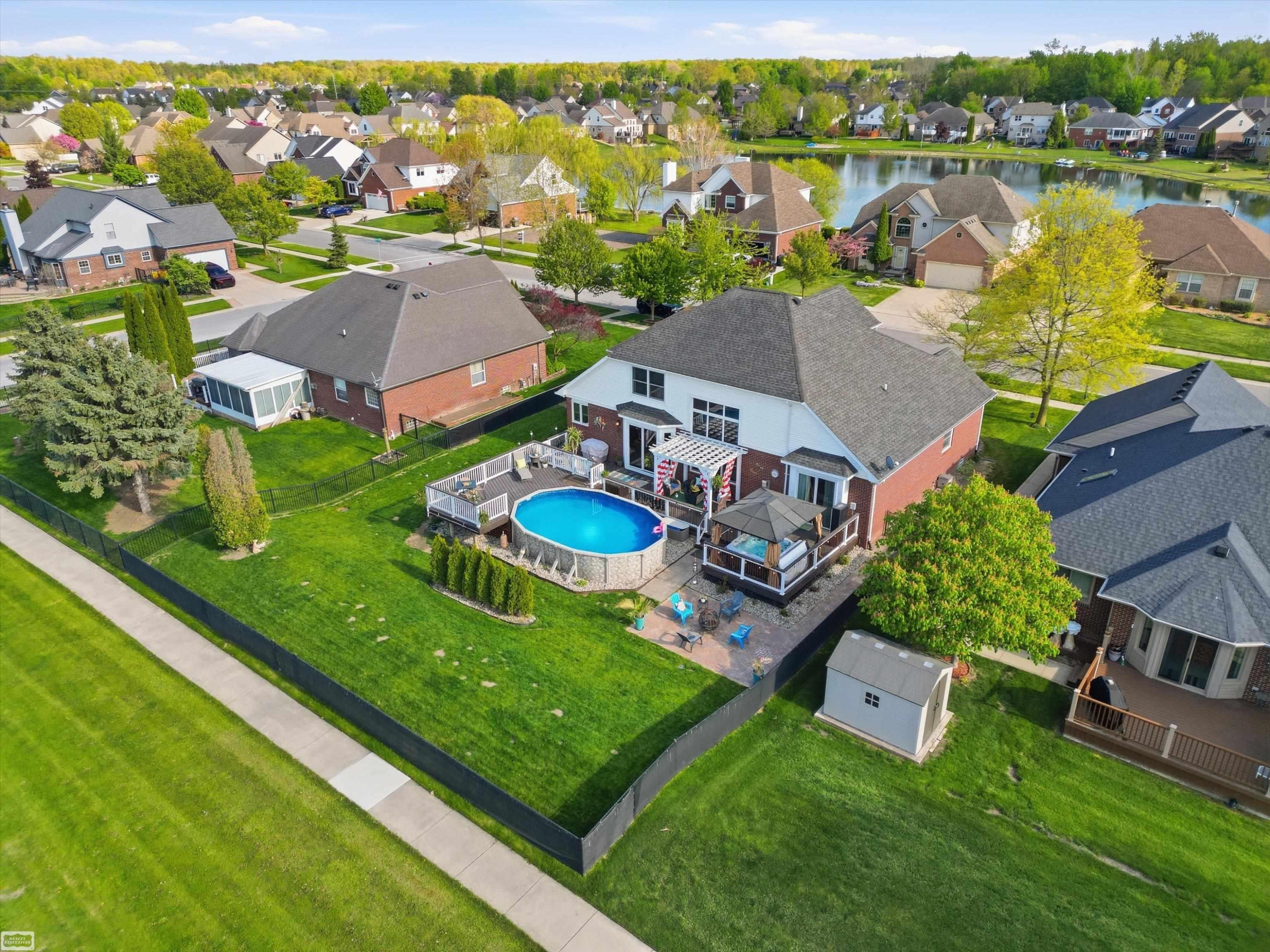 36531 N Pointe Drive, New Baltimore, MI 48047 — Photo 7
