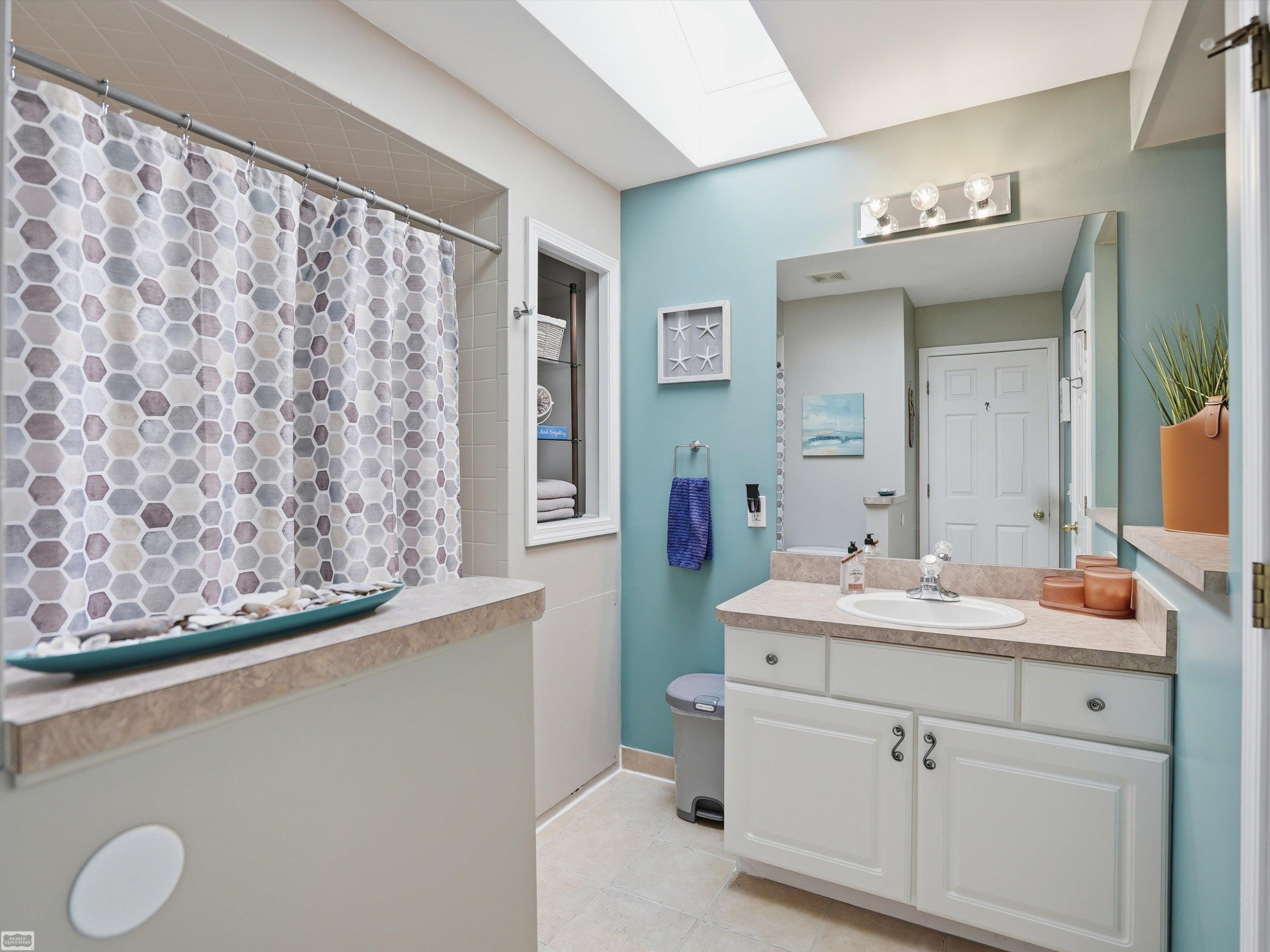 36531 N Pointe Drive, New Baltimore, MI 48047 — Photo 40