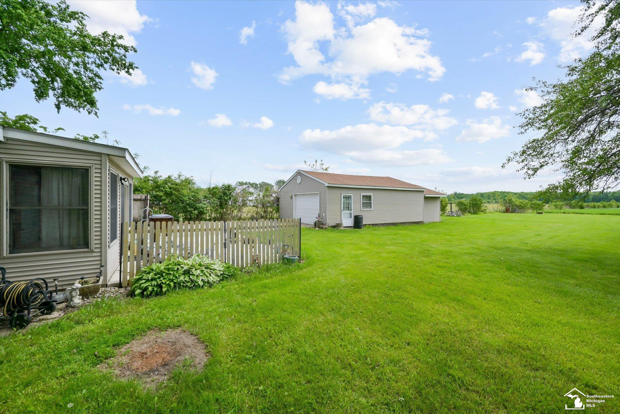 750 E Labo Road, Carleton, MI 48117 — Photo 27