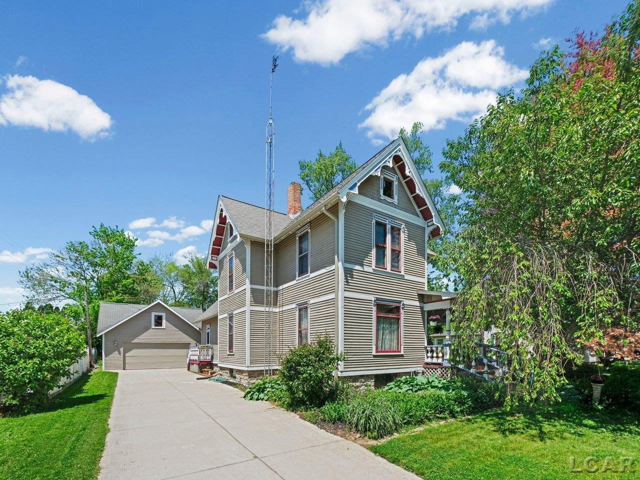 226 Giles Avenue, Blissfield, MI 49228
