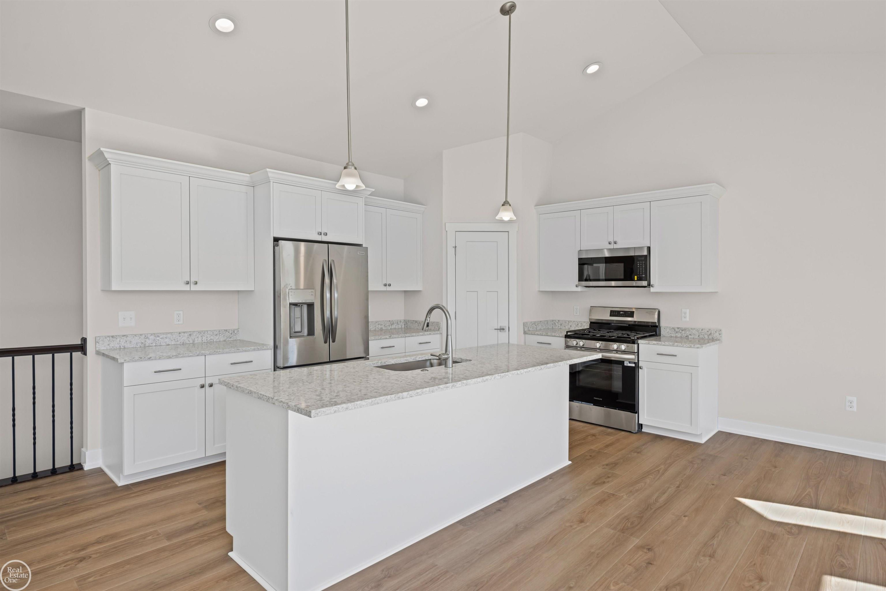 1156 Julian Court, Waterford, MI 48327 — Photo 9