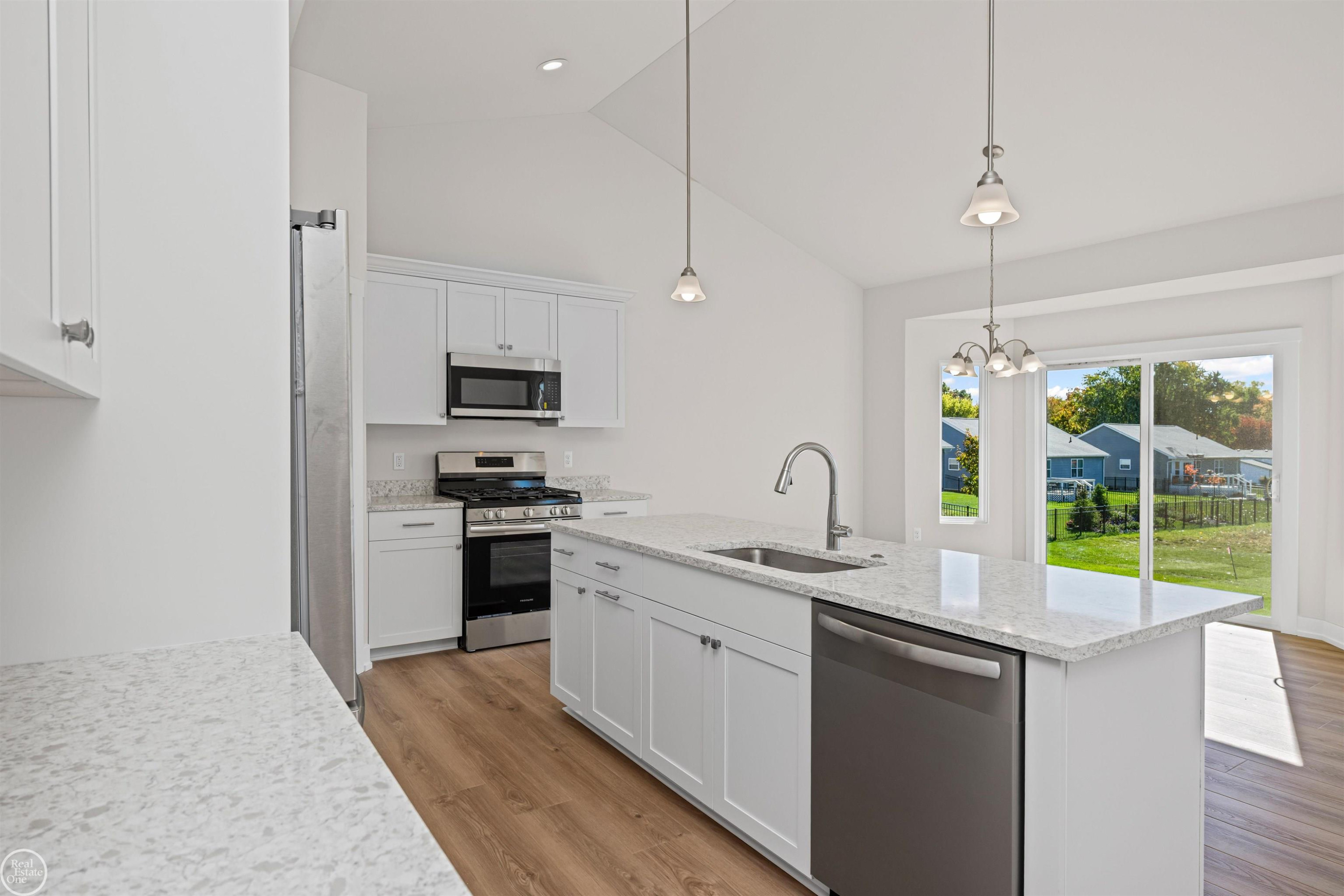1156 Julian Court, Waterford, MI 48327 — Photo 11