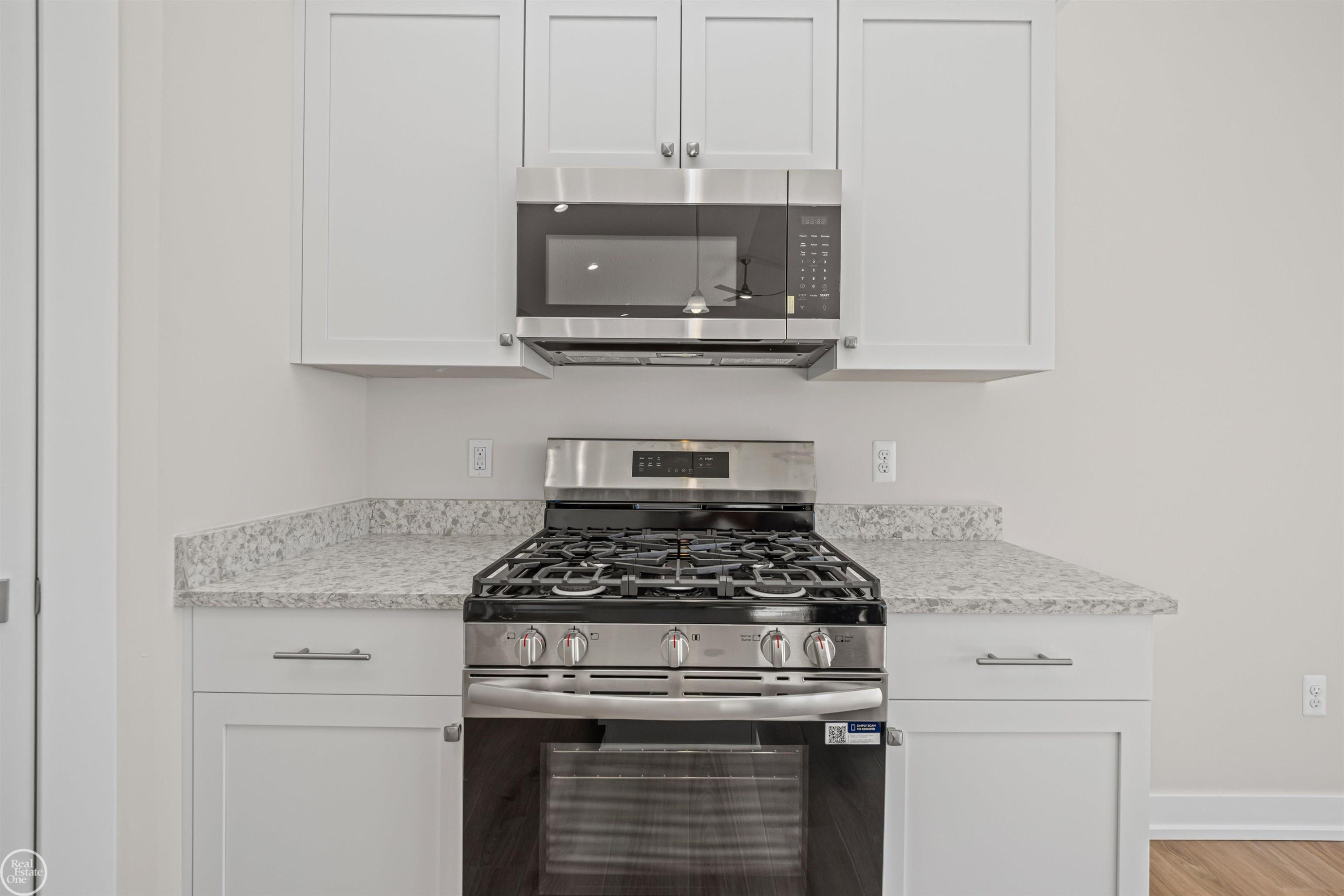 1156 Julian Court, Waterford, MI 48327 — Photo 14