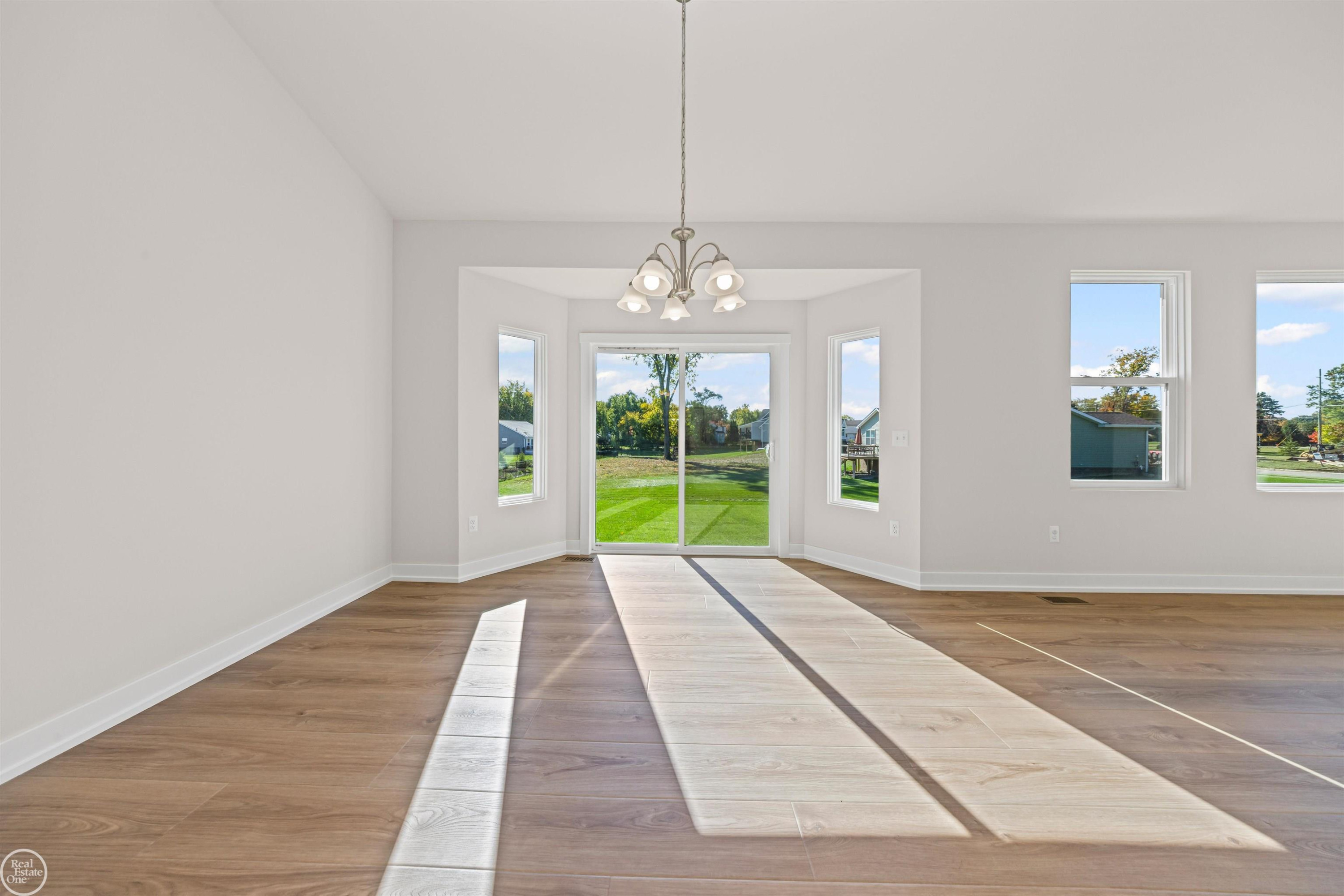 1156 Julian Court, Waterford, MI 48327 — Photo 15