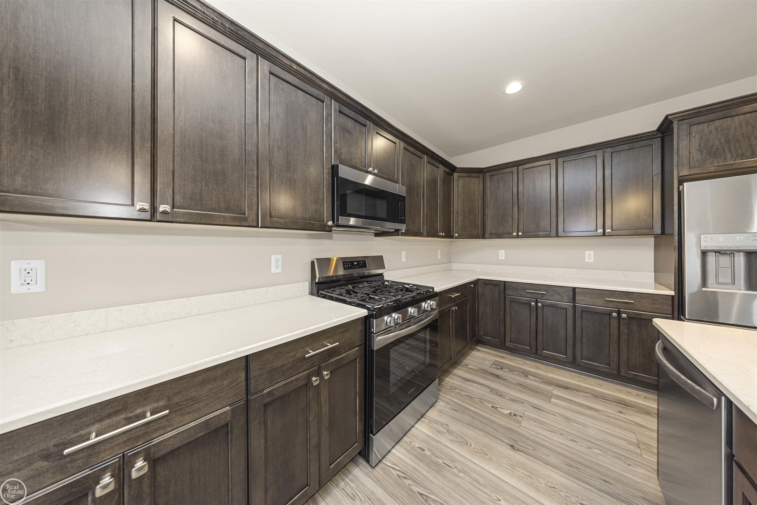 1134 Julian Court, Waterford, MI 48327 — Photo 16