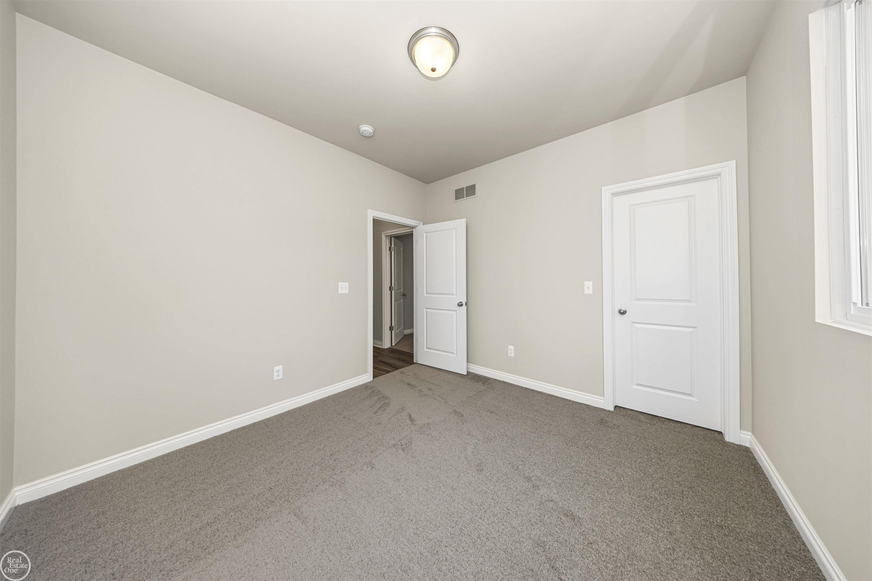 1134 Julian Court, Waterford, MI 48327 — Photo 30