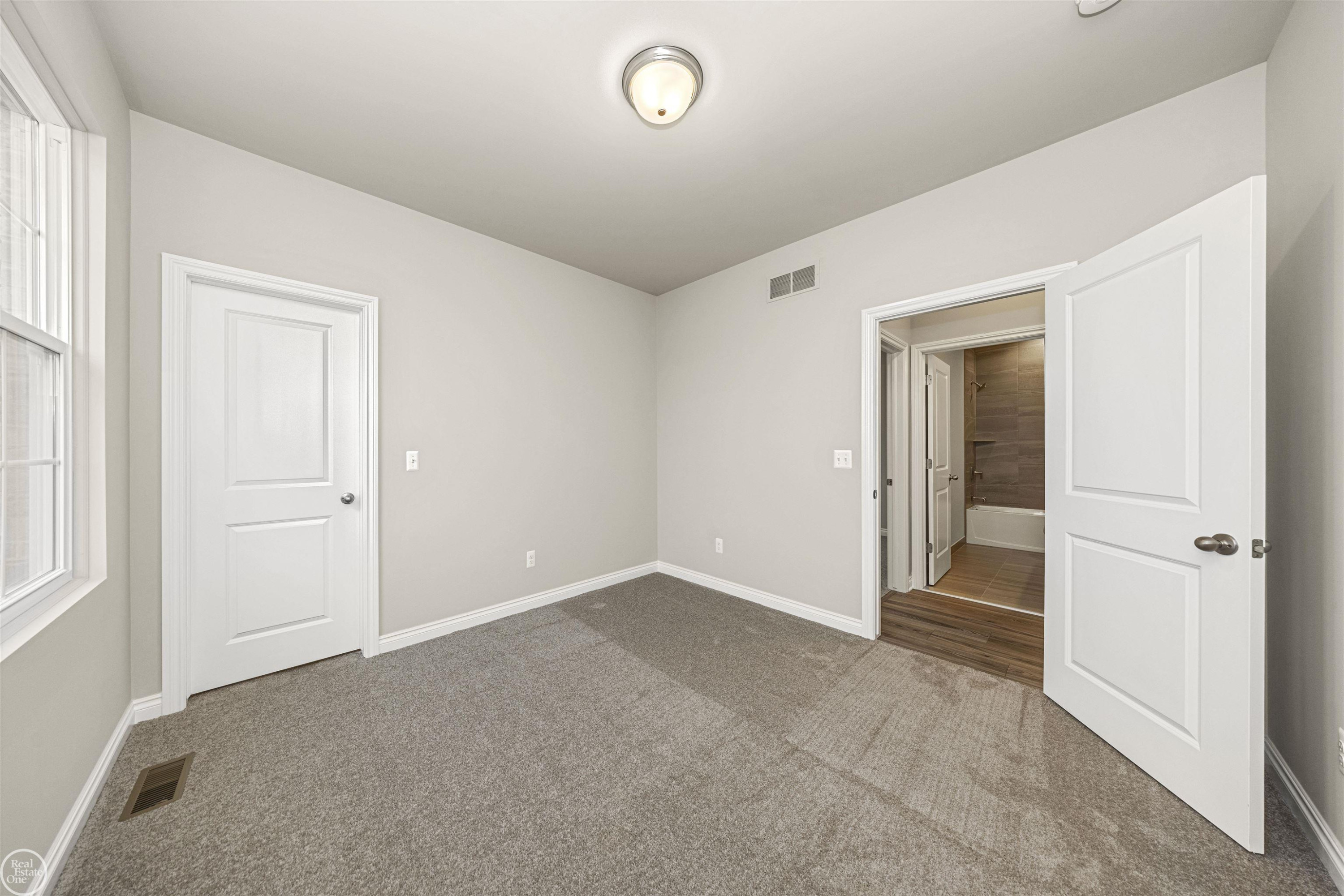 1134 Julian Court, Waterford, MI 48327 — Photo 32