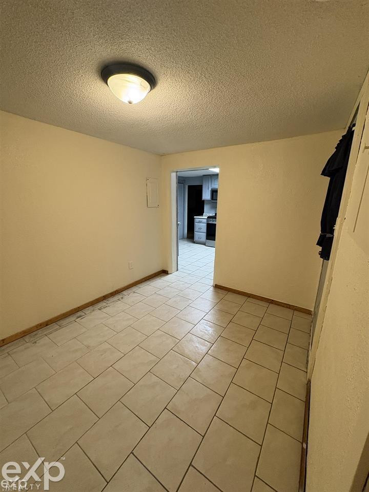 704 Bay Road, Bay City, MI 48706 — Photo 8