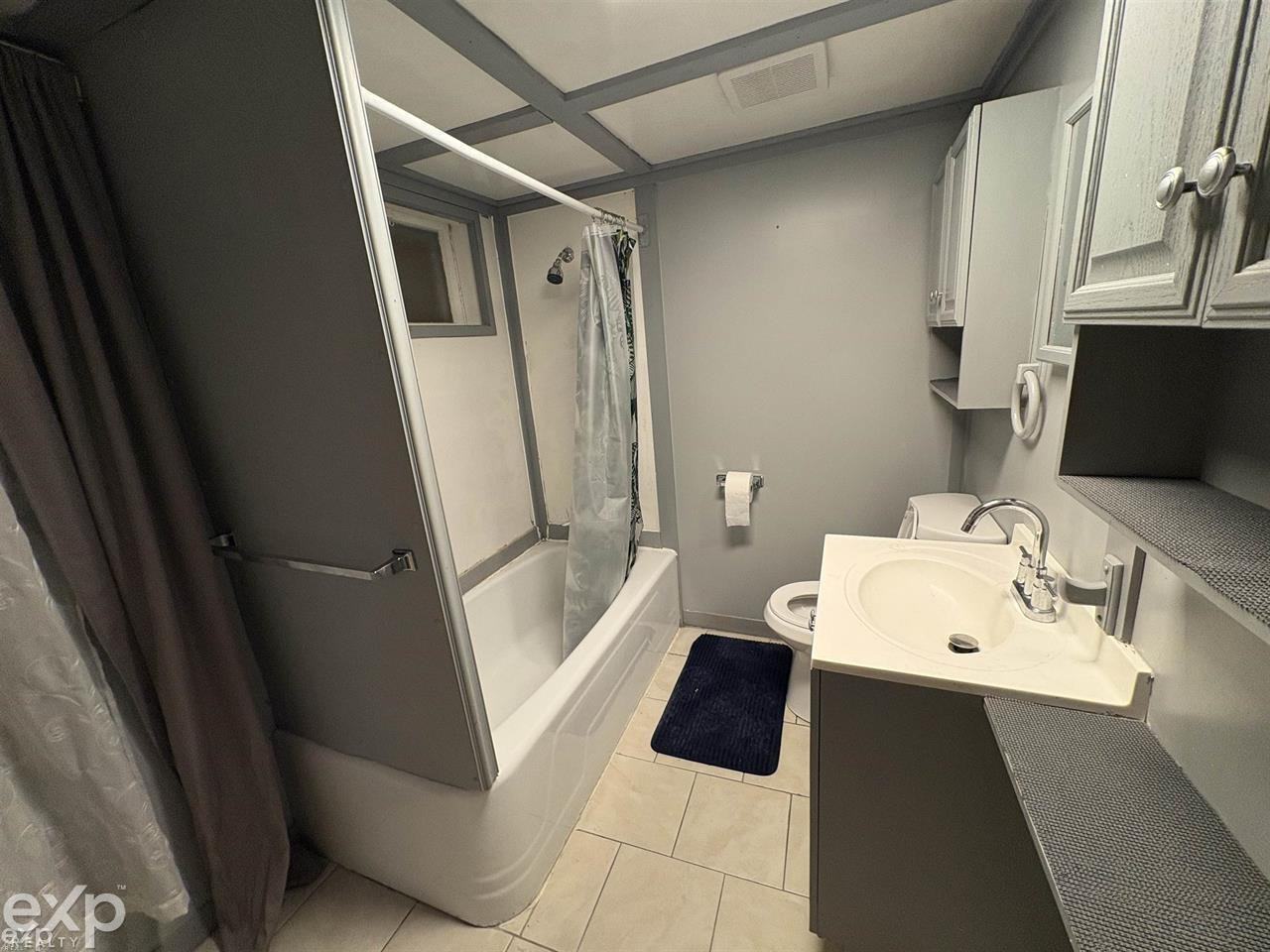 704 Bay Road, Bay City, MI 48706 — Photo 12