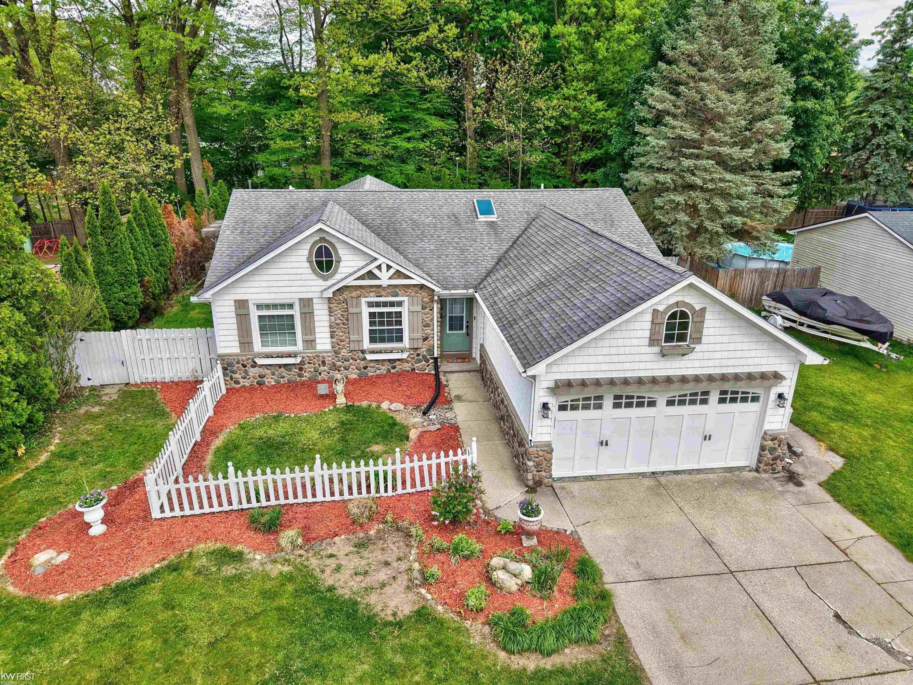 5311 Crestwood Drive, Grand Blanc, MI 48439 — Photo 36