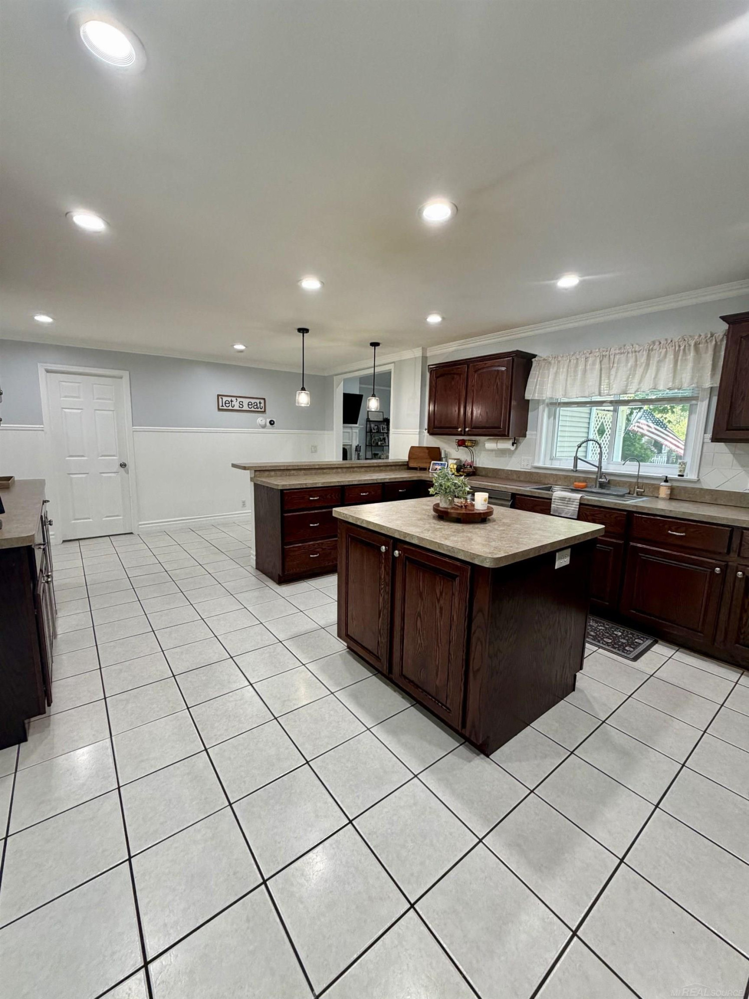 174 Benjamin Street, MI 48065 — Photo 12