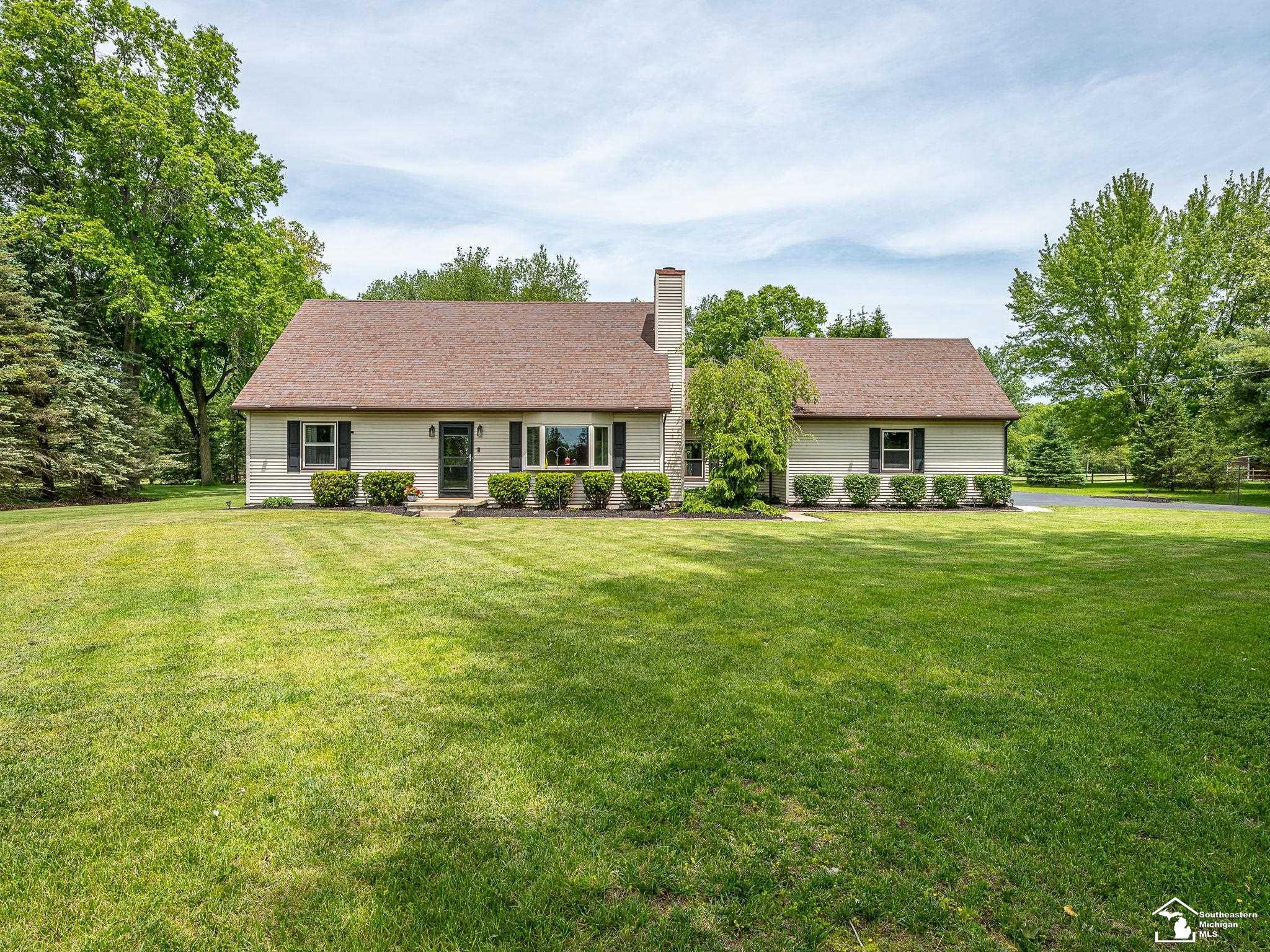14060 Todd Road, Petersburg, MI 49270 — front exterior