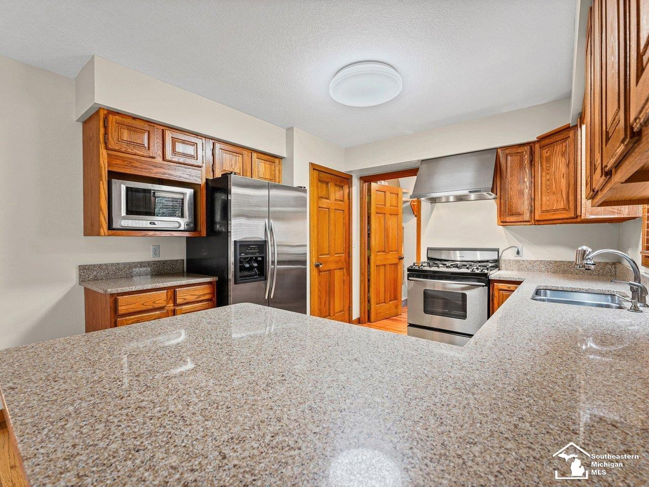 7058 Wildwood Drive, Temperance, MI 48182 — Photo 14