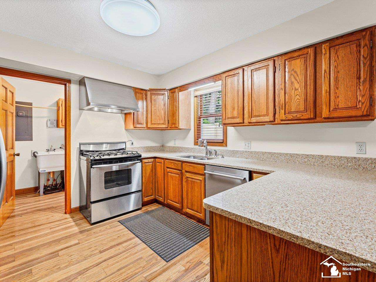 7058 Wildwood Drive, Temperance, MI 48182 — Photo 16