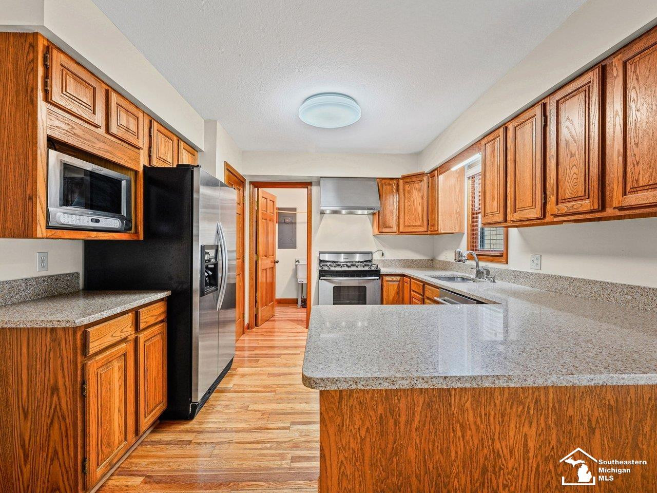 7058 Wildwood Drive, Temperance, MI 48182 — Photo 18