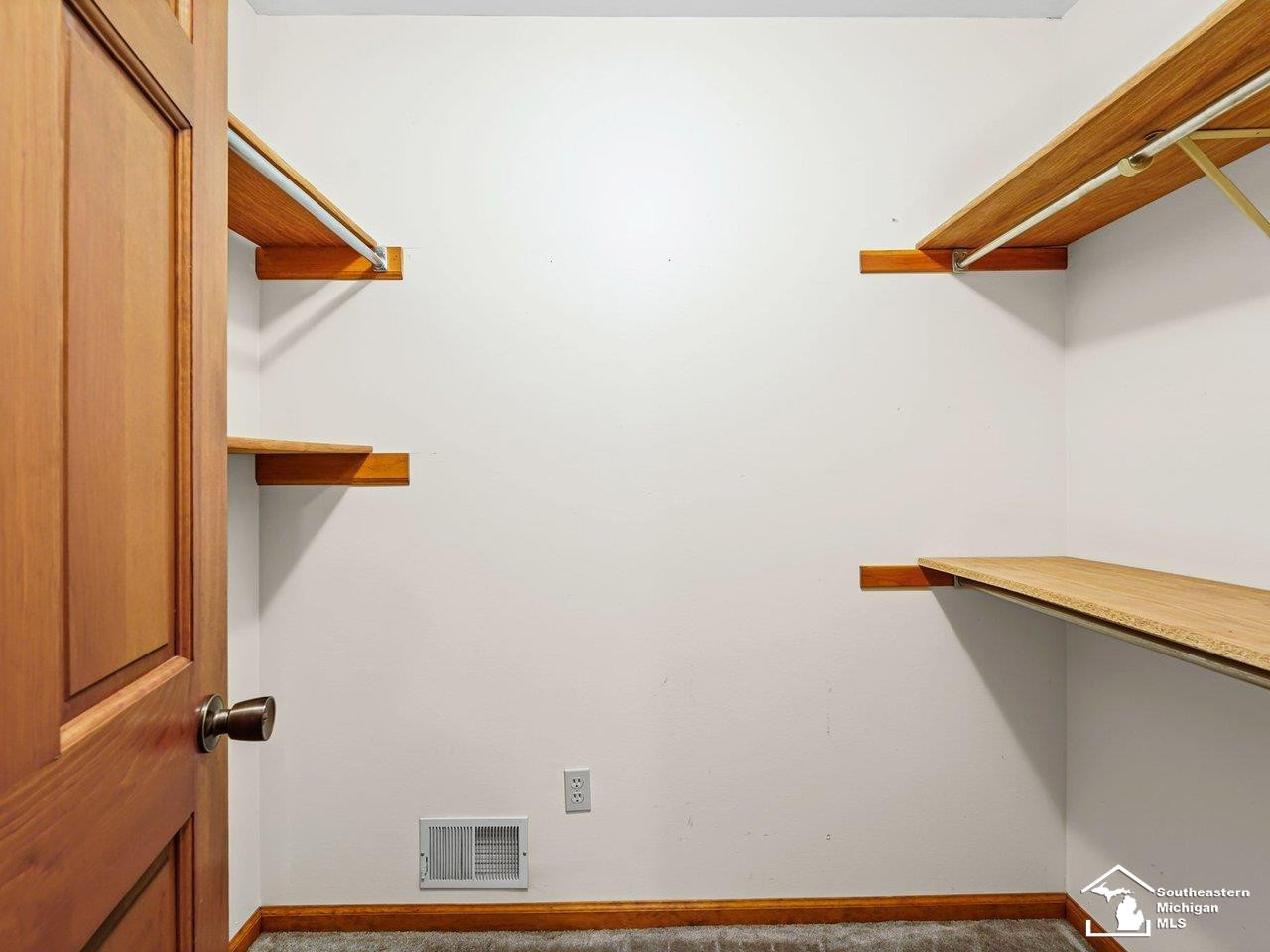 7058 Wildwood Drive, Temperance, MI 48182 — Photo 37