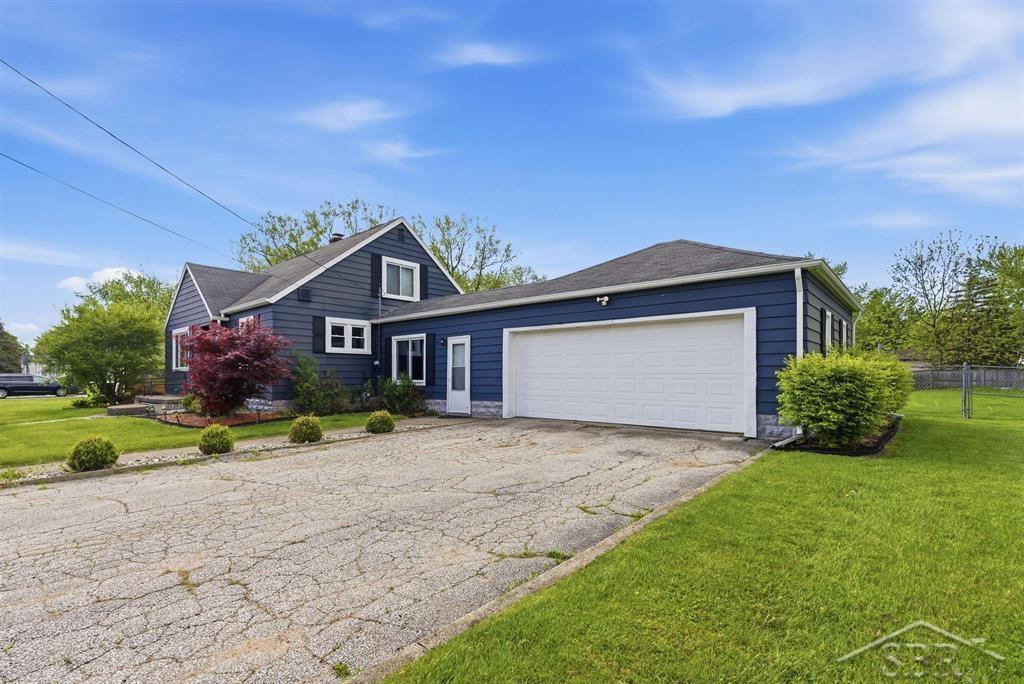 301 Church Street, Auburn, MI 48611 — Photo 2