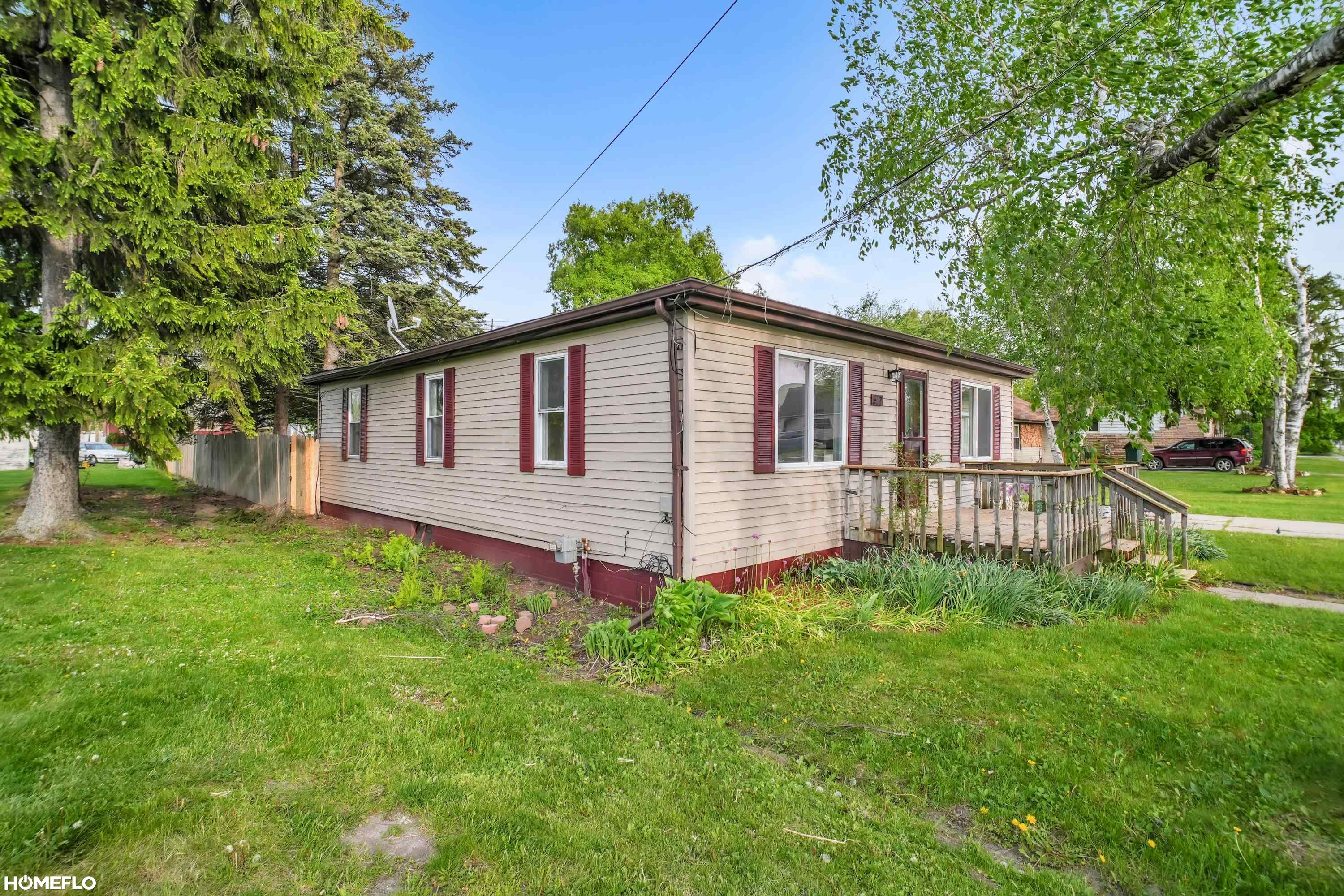 517 RHODES Street, Pinconning, MI 48650 — Photo 2