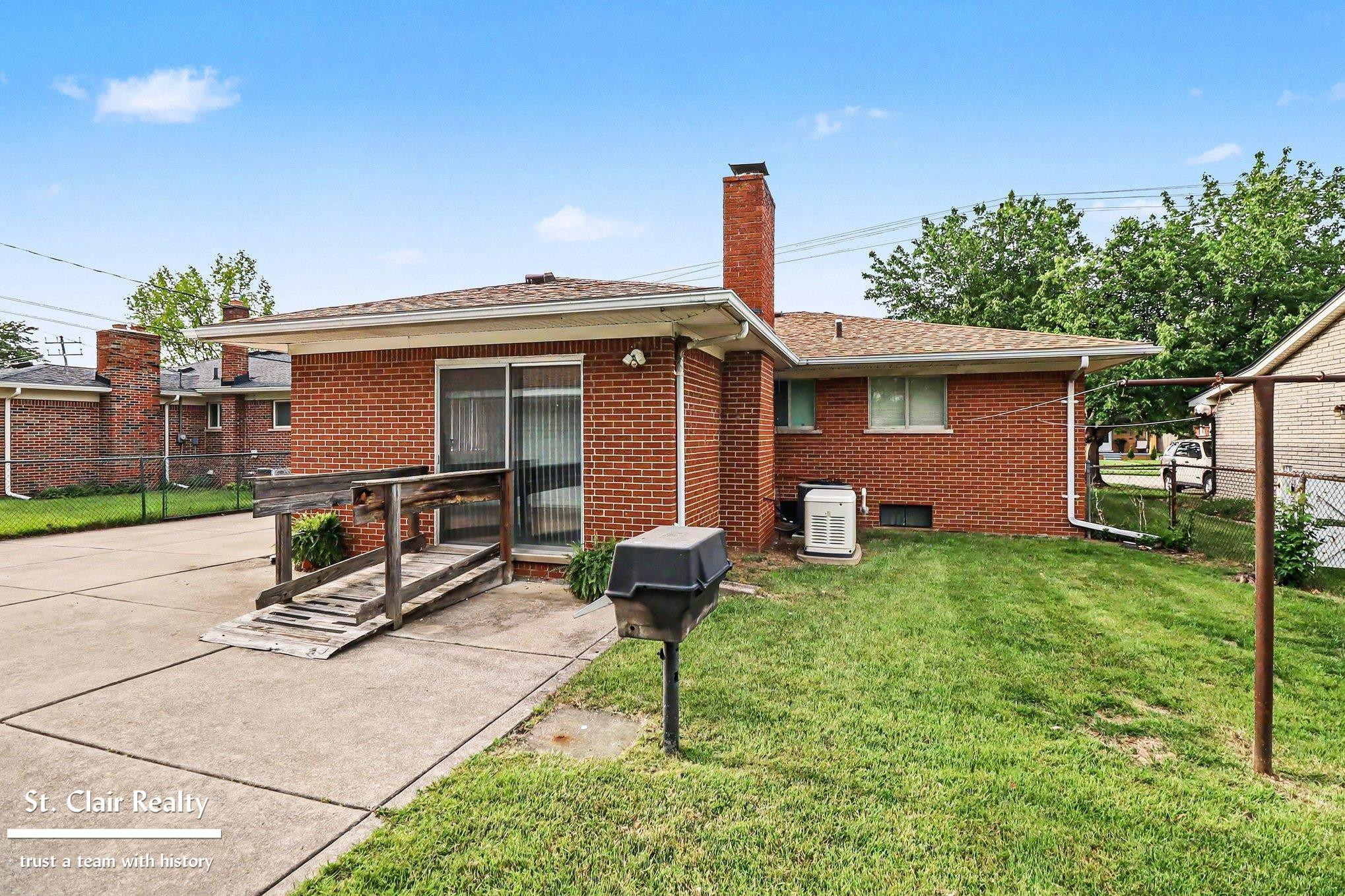 17114 Wilson Avenue, Eastpointe, MI 48021 — Photo 22