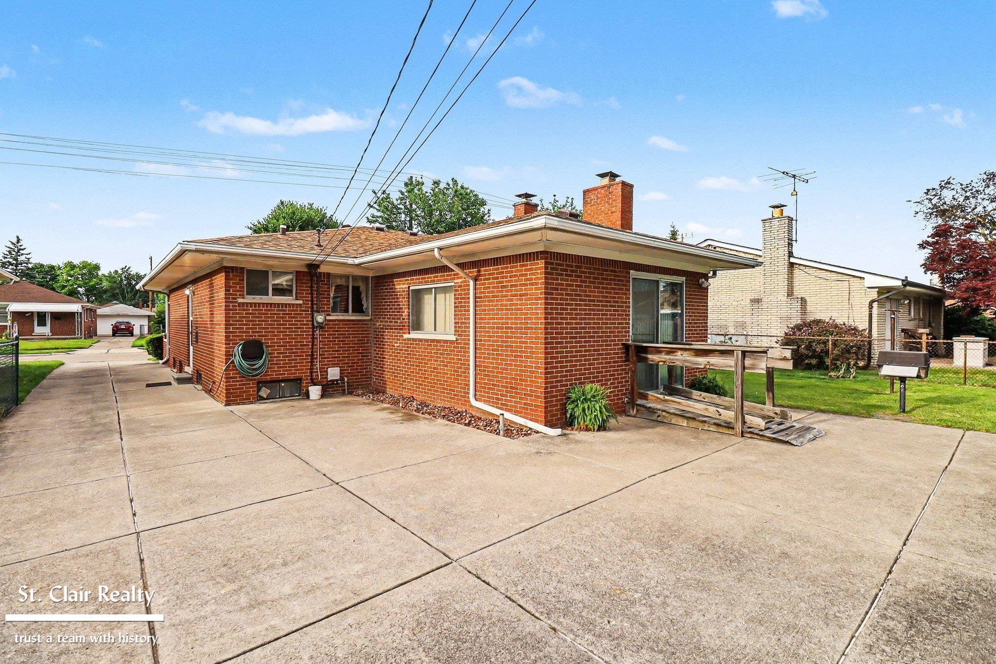 17114 Wilson Avenue, Eastpointe, MI 48021 — Photo 23