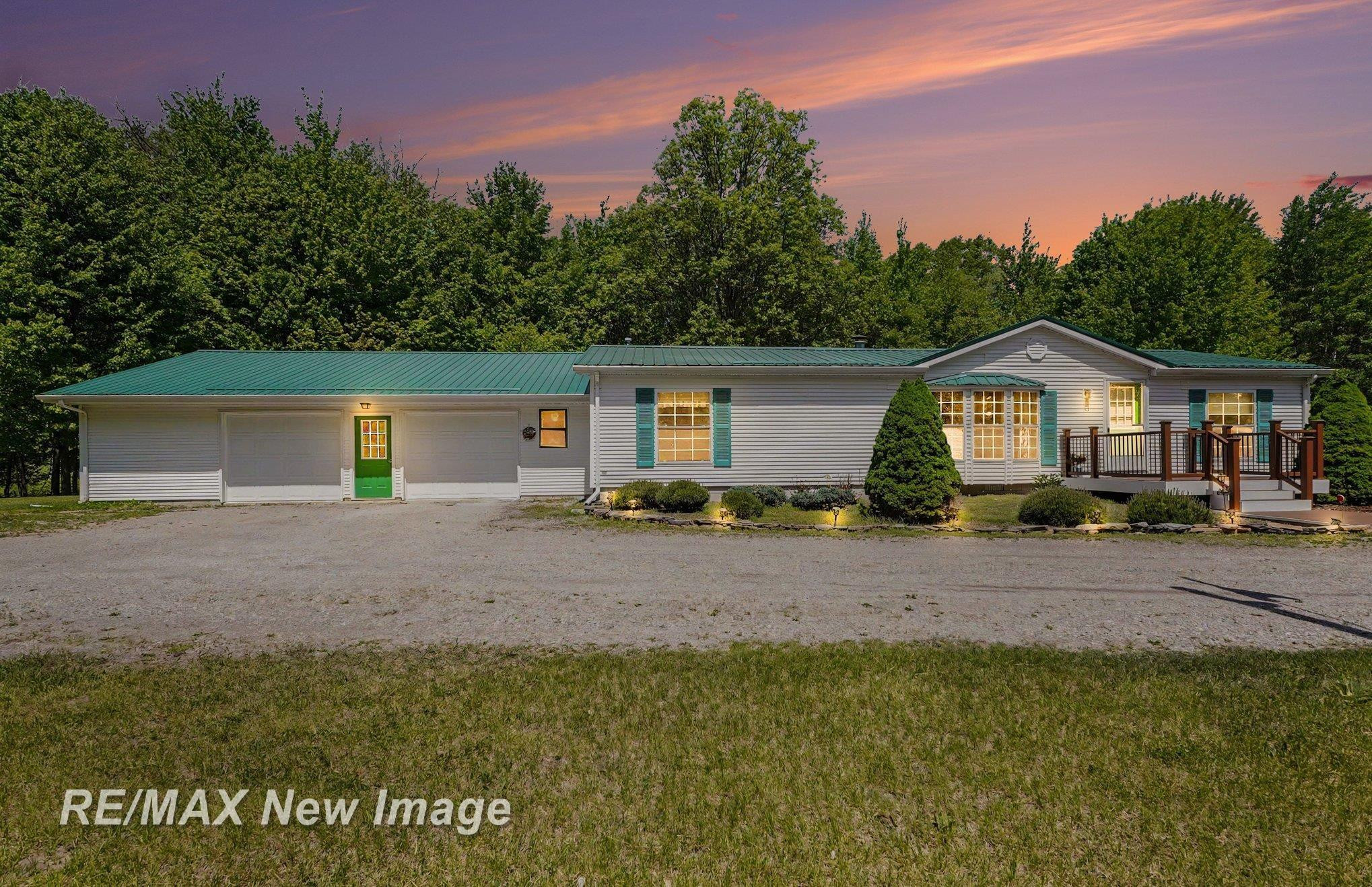 2827 N Eleven Mile Road, Coleman, MI 48618