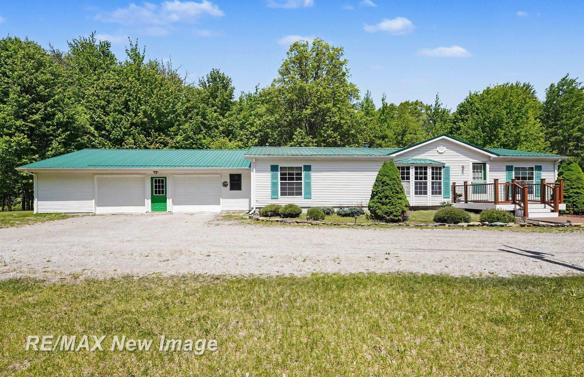 2827 N Eleven Mile Road, Coleman, MI 48618 — Photo 2