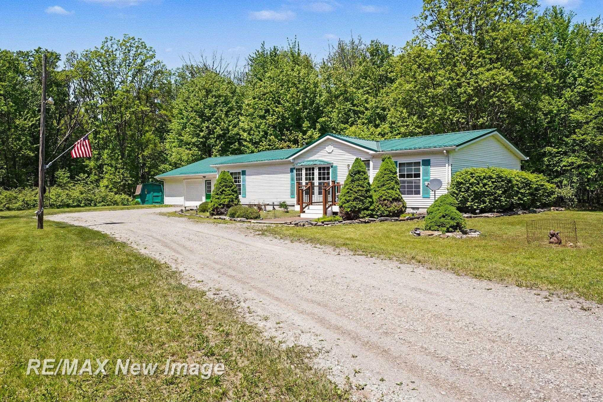 2827 N Eleven Mile Road, Coleman, MI 48618 — Photo 3