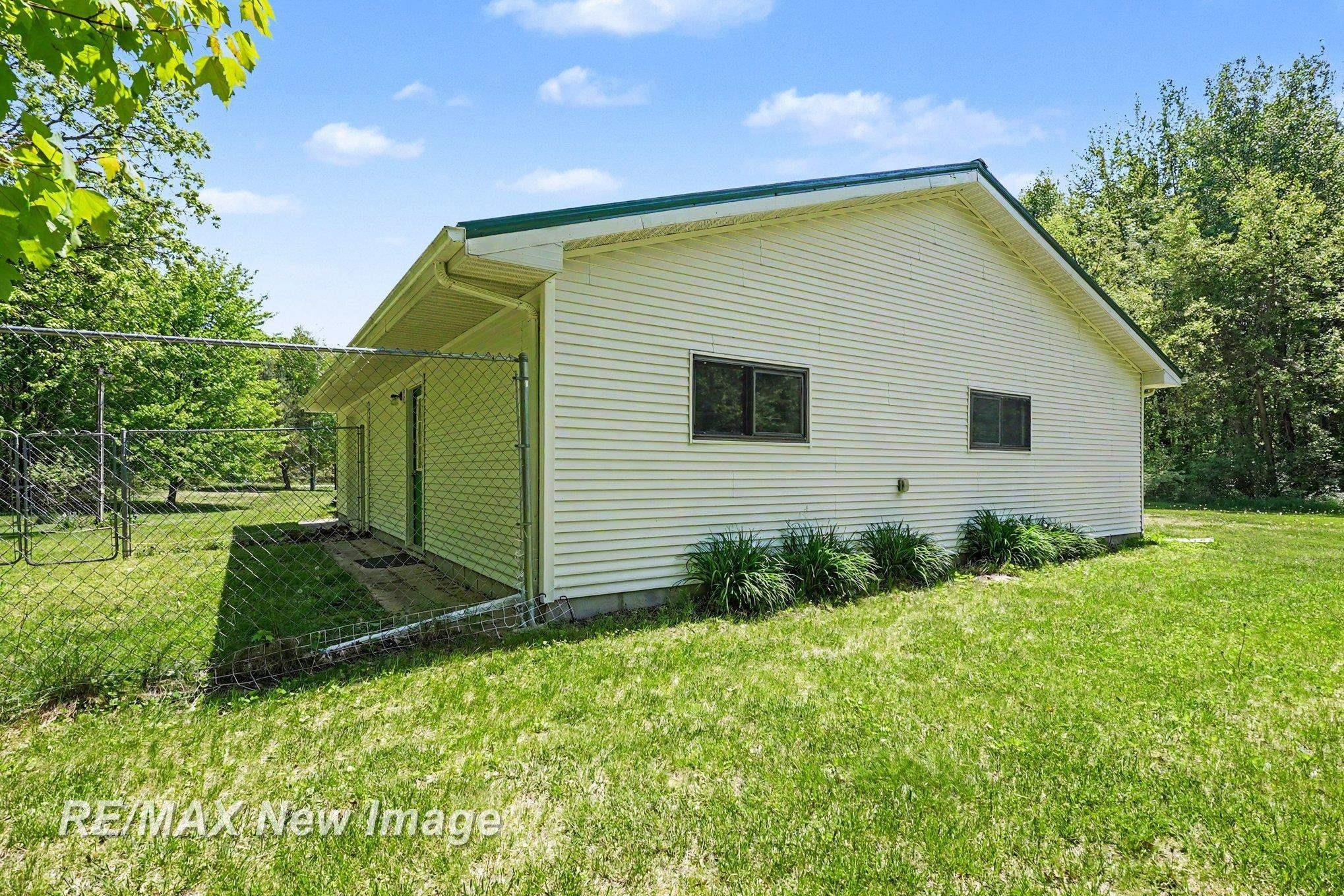 2827 N Eleven Mile Road, Coleman, MI 48618 — Photo 34
