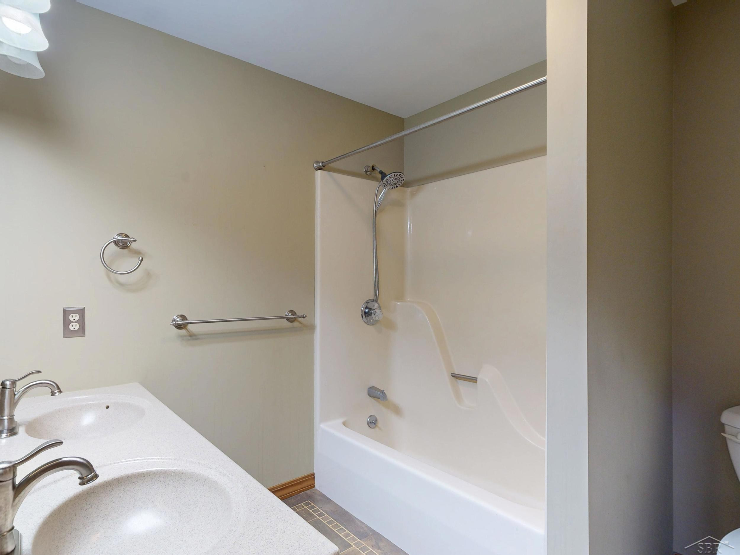 759 Pilgram Dr. E Drive, Saginaw, MI 48638 — Photo 47