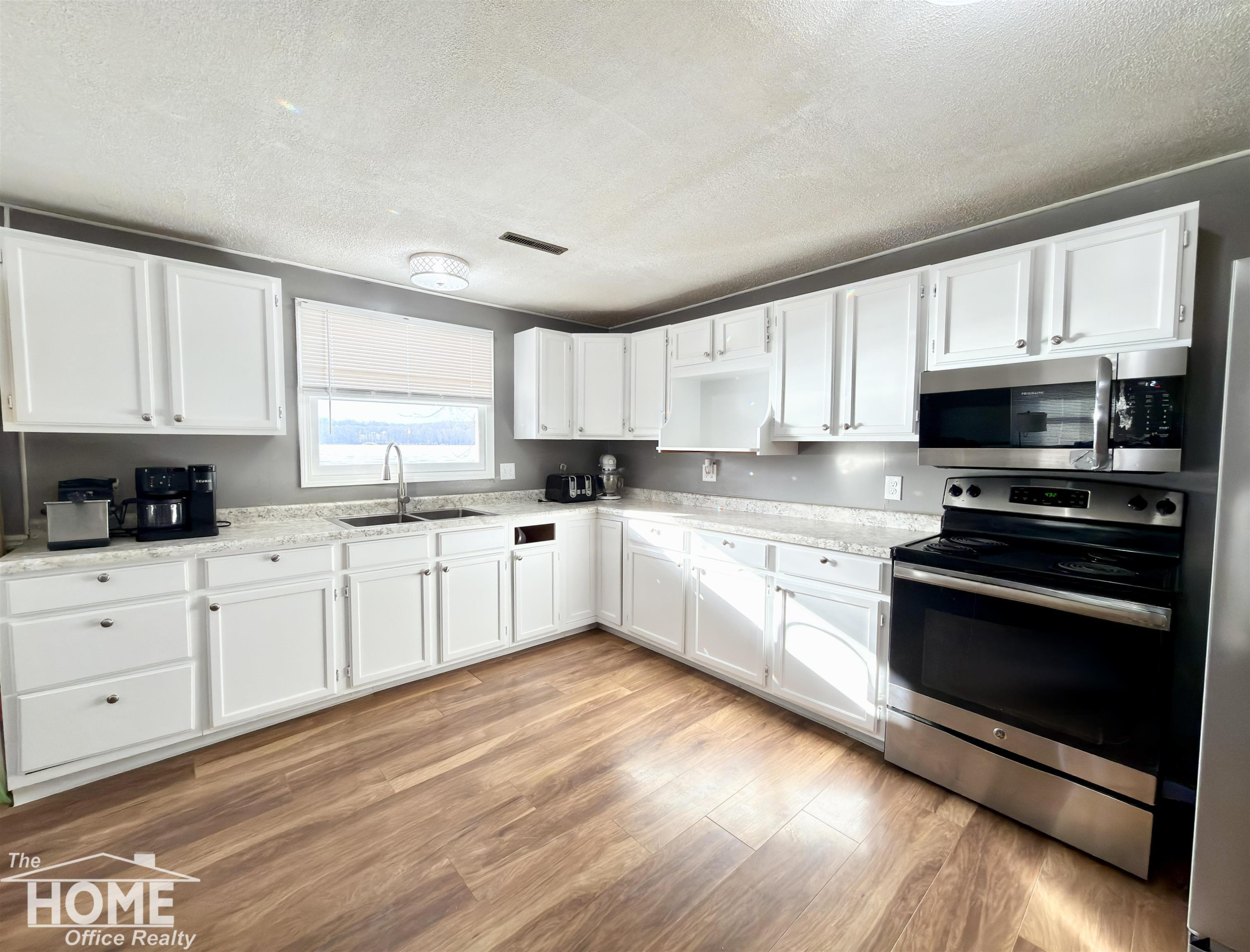 2032 Howard Point Drive, Nashville, MI 49073 — Photo 9