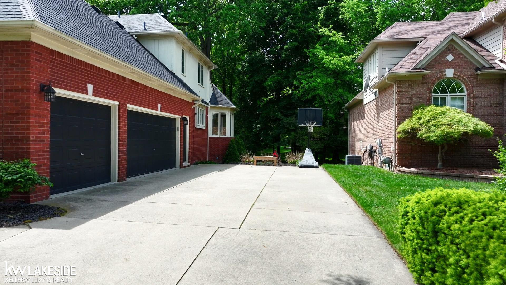 54213 Flamingo Drive, Utica, MI 48315 — Photo 8