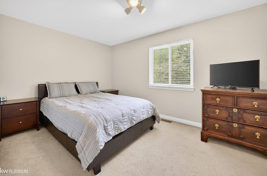 54329 Avondale Drive, New Baltimore, MI 48047 — Photo 18