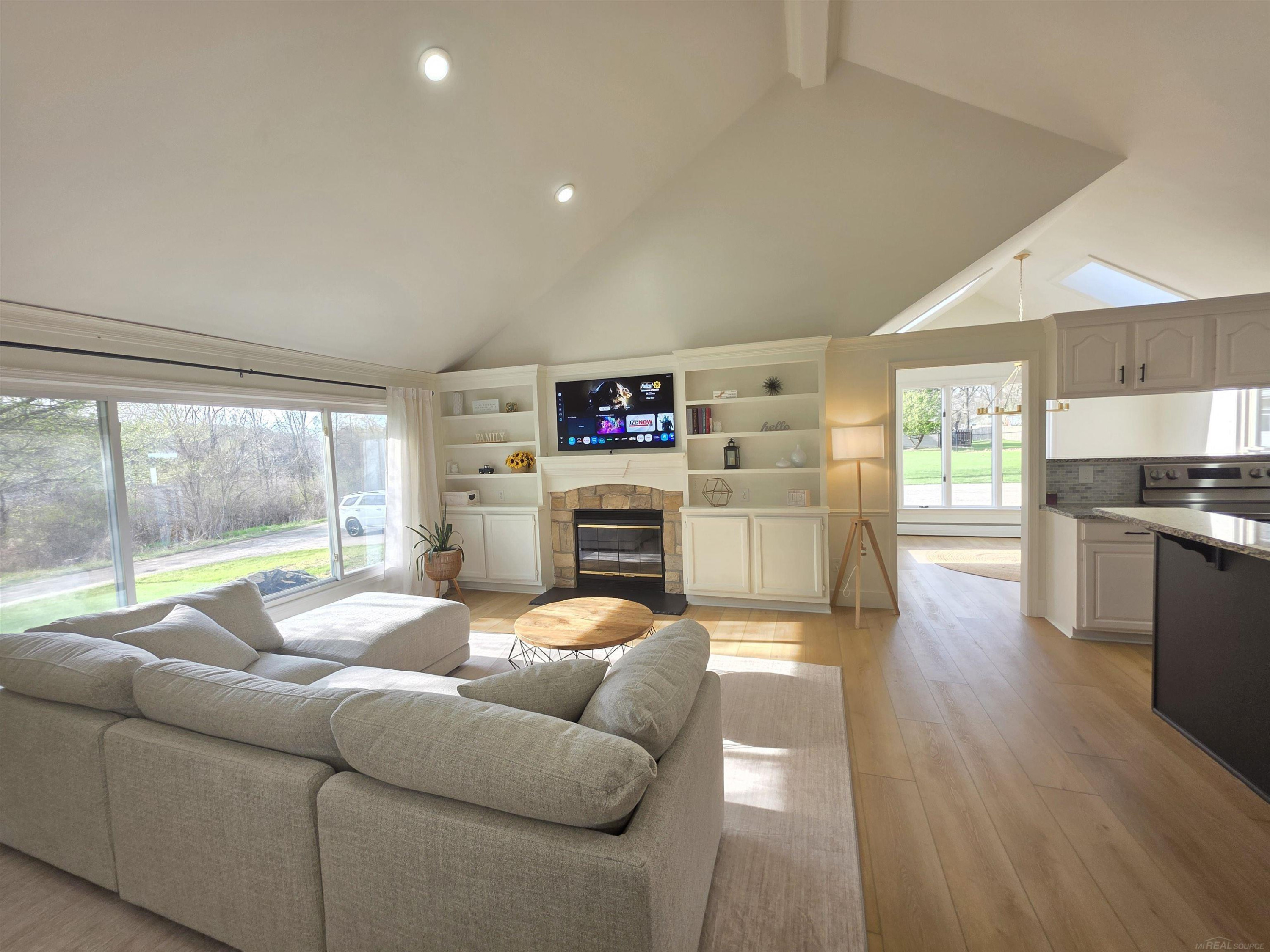 1051 Swan Lane, Fenton, MI 48430 — Photo 11