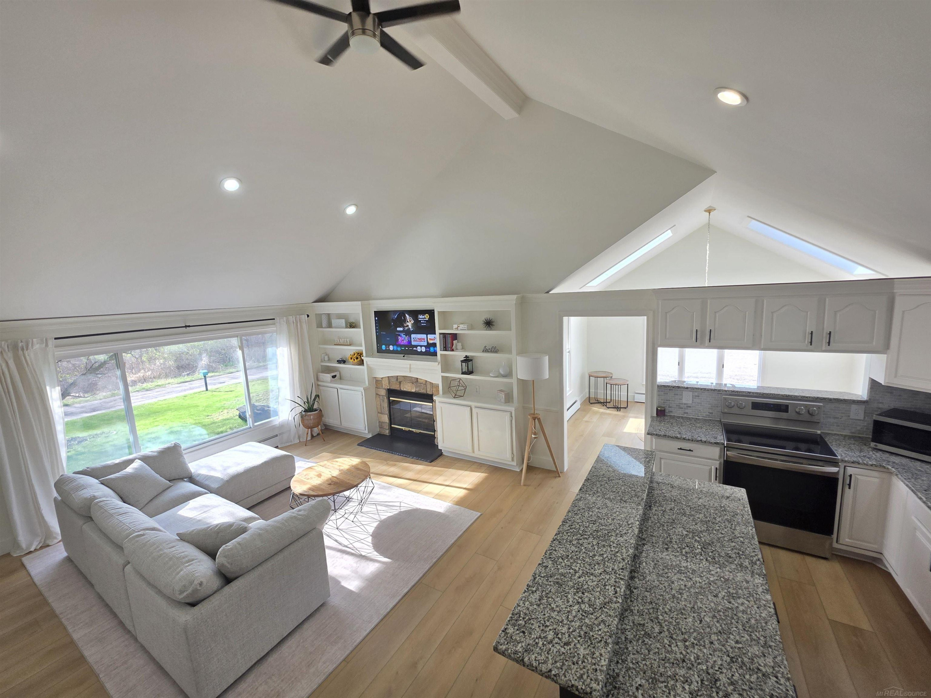 1051 Swan Lane, Fenton, MI 48430 — Photo 14