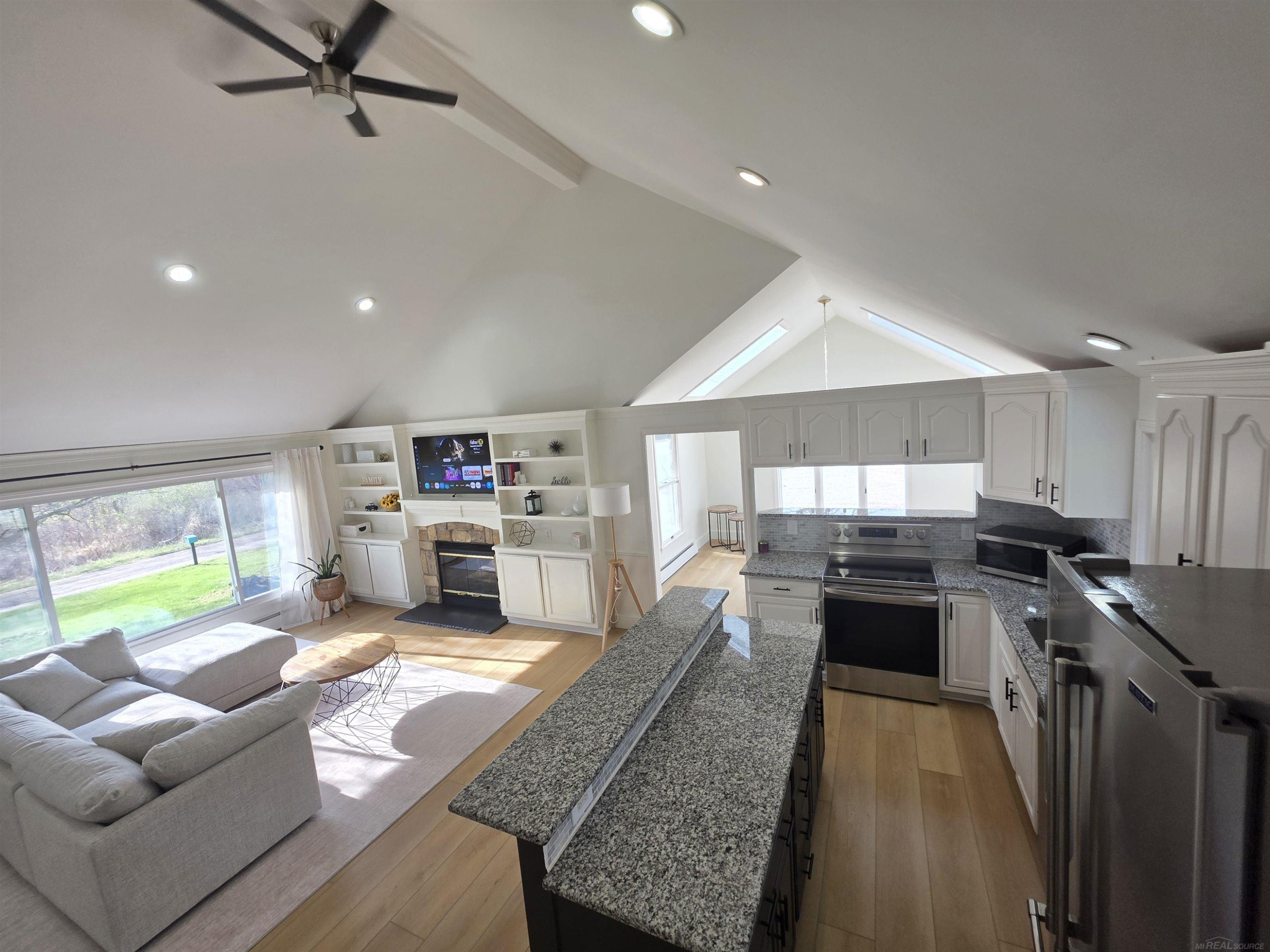 1051 Swan Lane, Fenton, MI 48430 — Photo 15