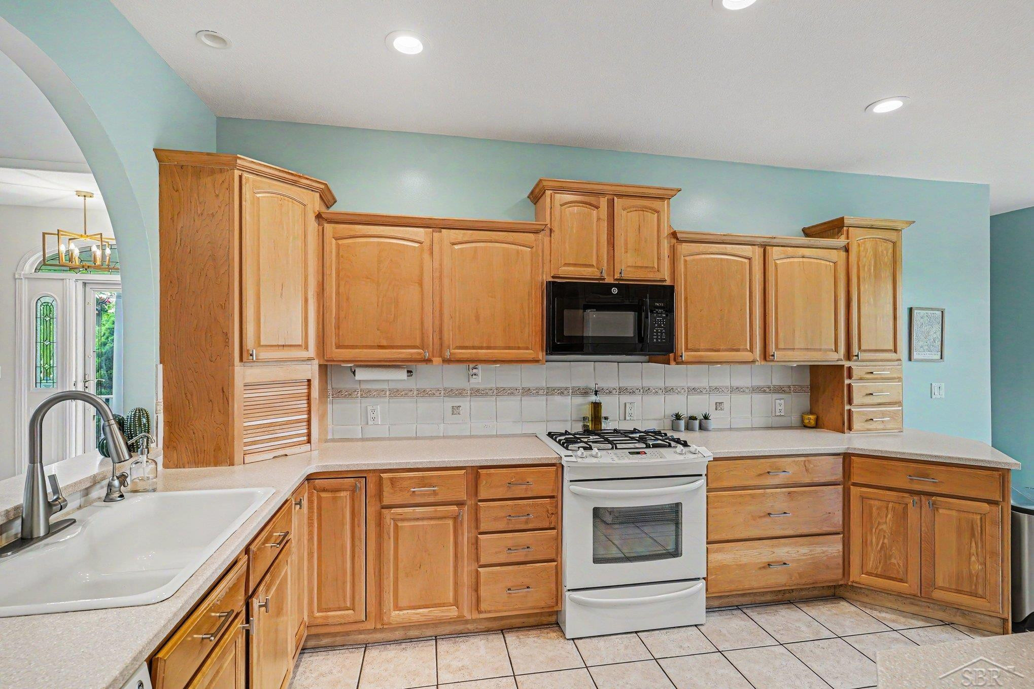 4359 Worvies Way, Columbiaville, MI 48421 — Photo 7