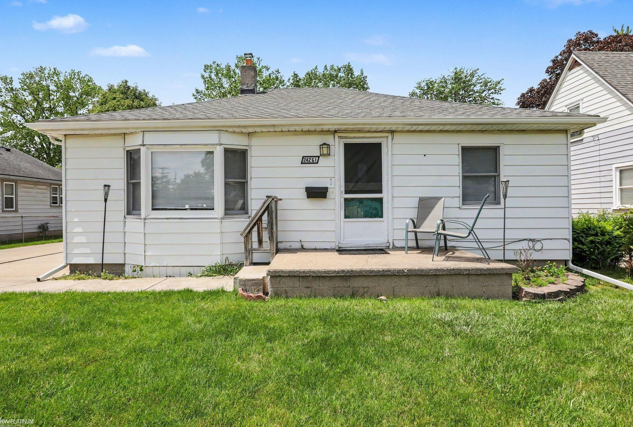 24261 Eleanor Avenue, Warren, MI 48089 — Photo 2