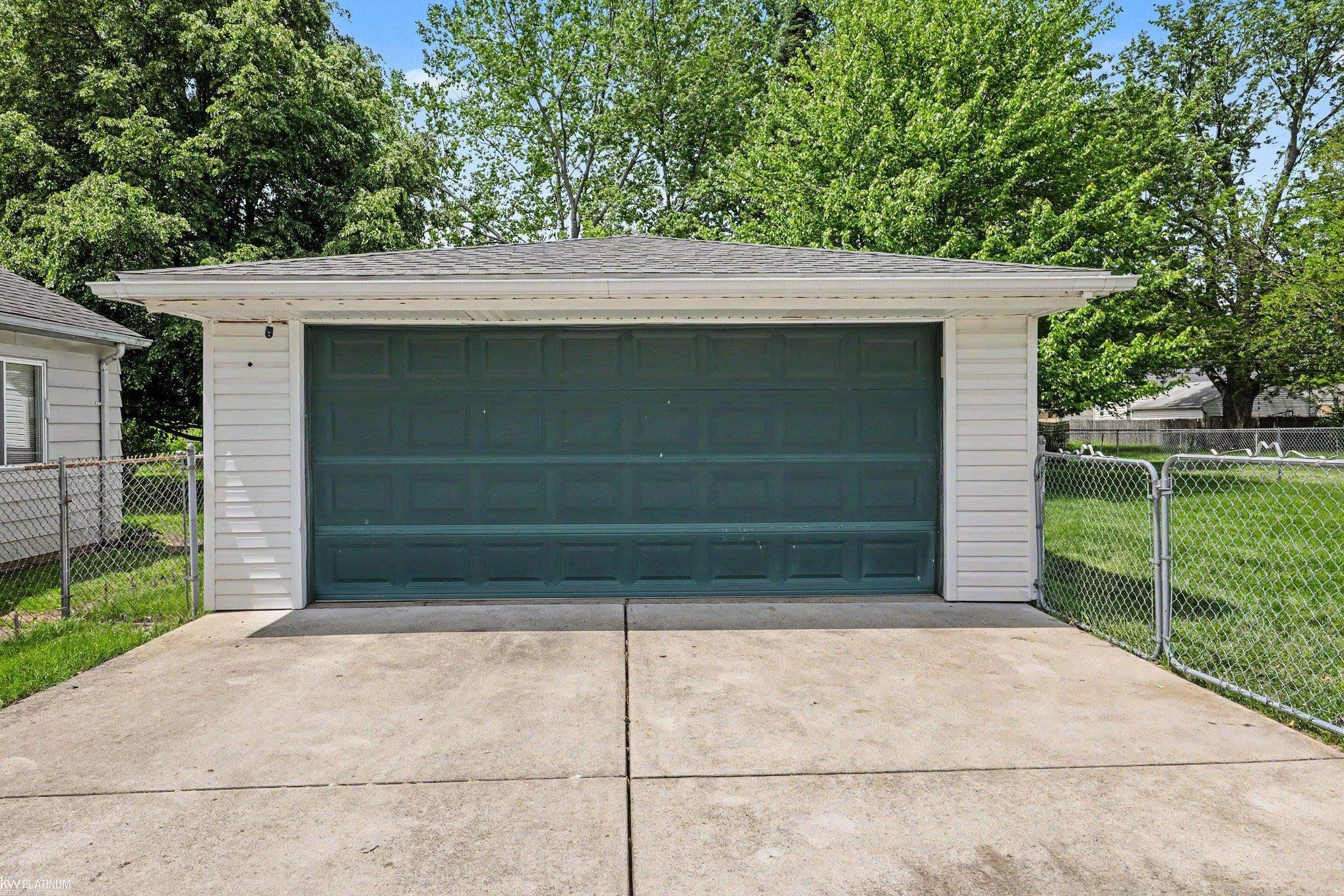 24261 Eleanor Avenue, Warren, MI 48089 — Photo 4